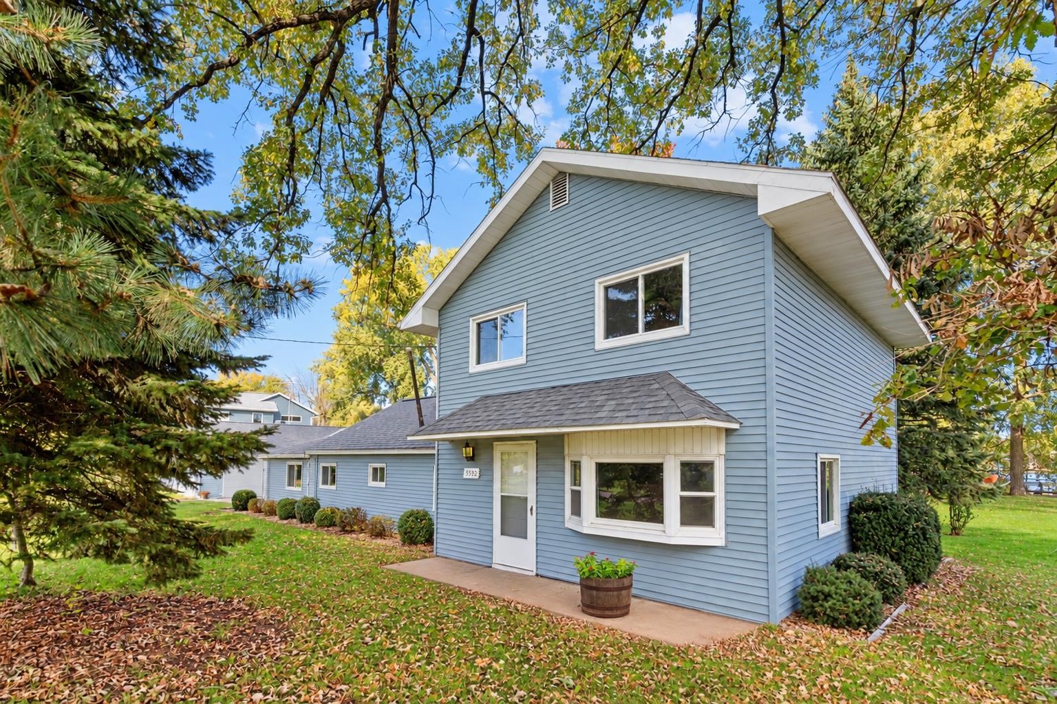 5592 LAKE Road property preview photograph