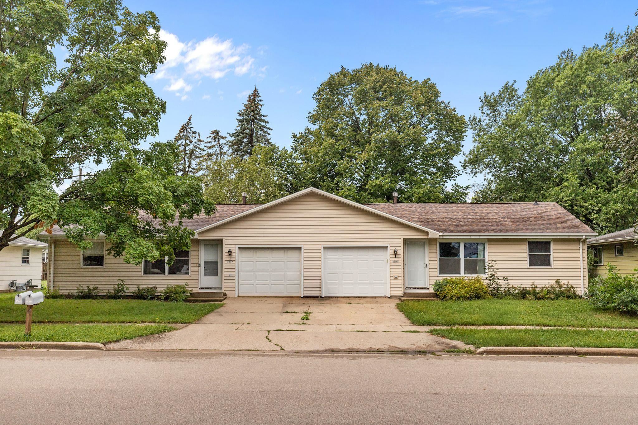 1217 MEADOW Lane property preview photograph