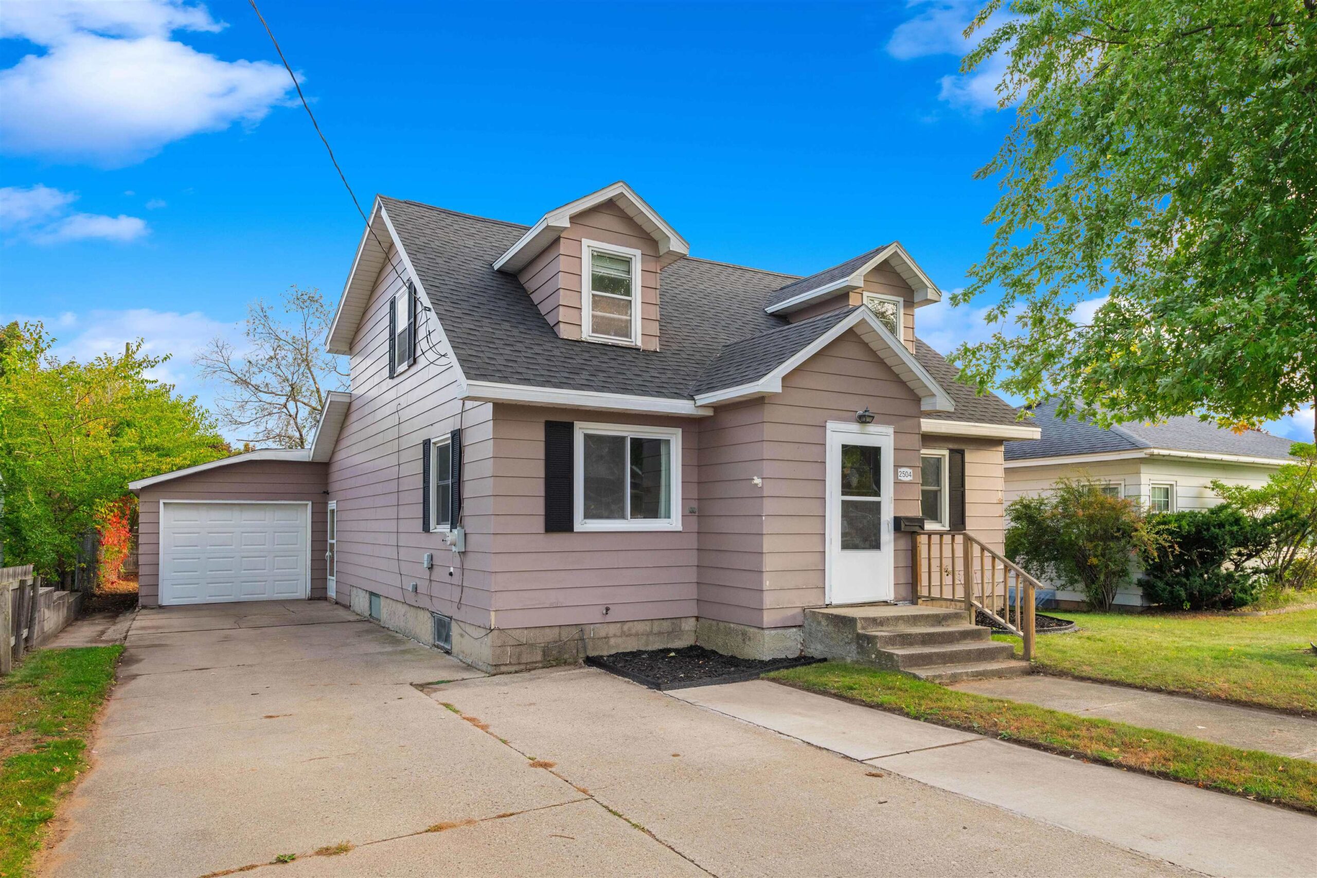 2504 16TH Avenue property preview photograph