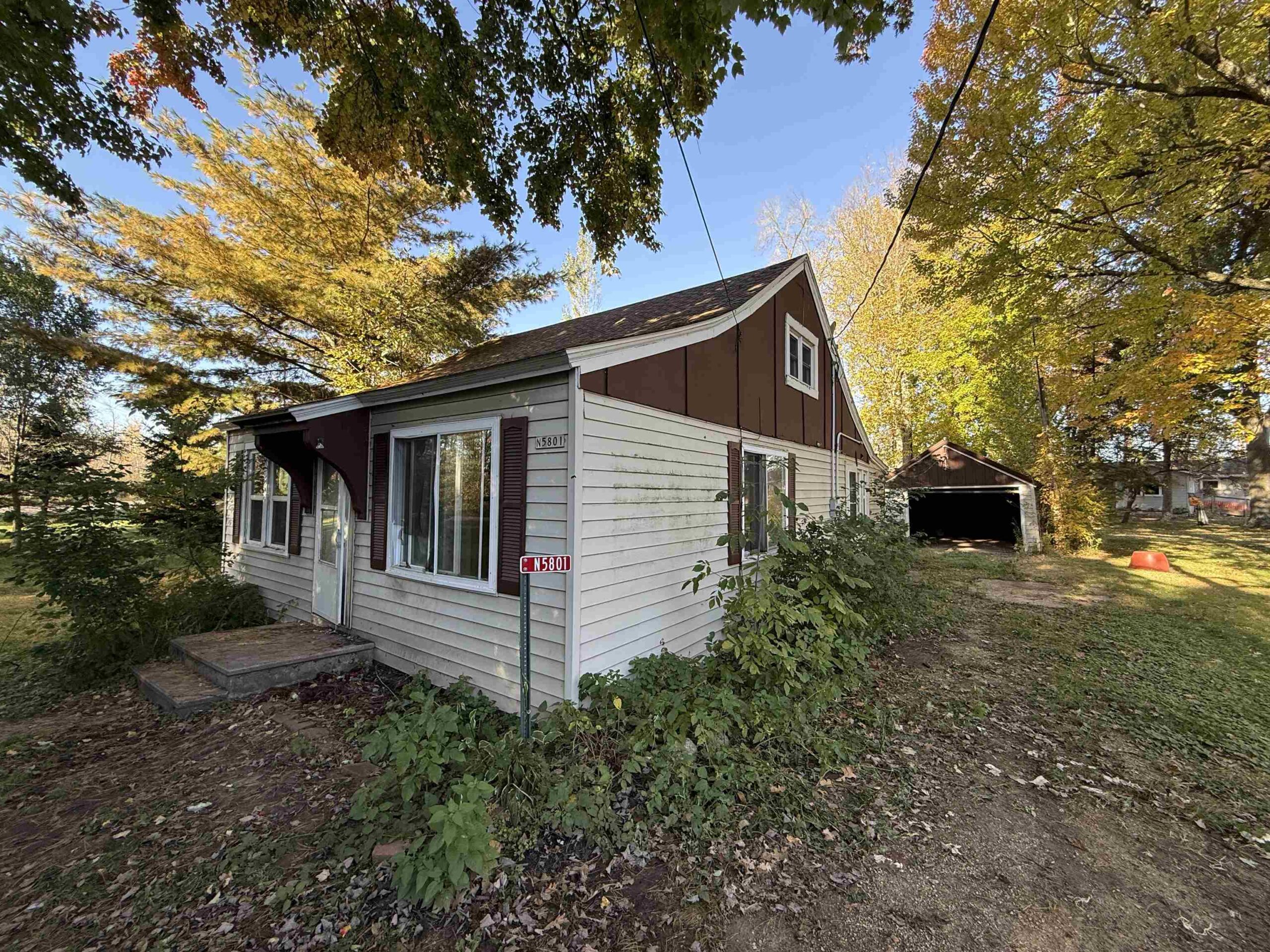 N5801 EDGEWOOD Road property preview photograph