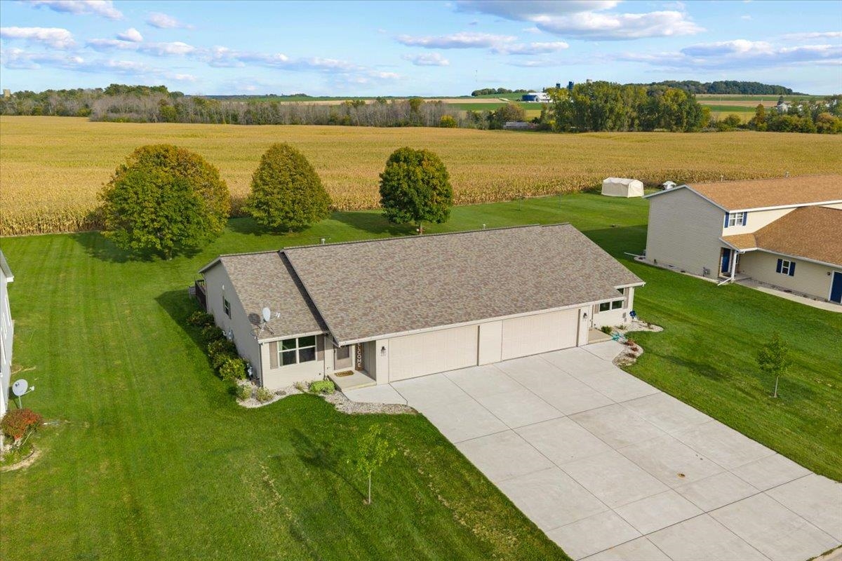 418 PRAIRIE Lane property preview photograph