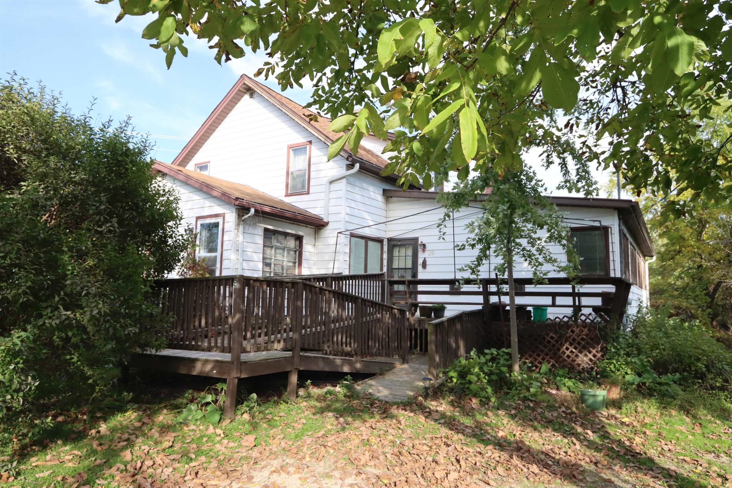 29 LAKESHORE Drive property preview photograph