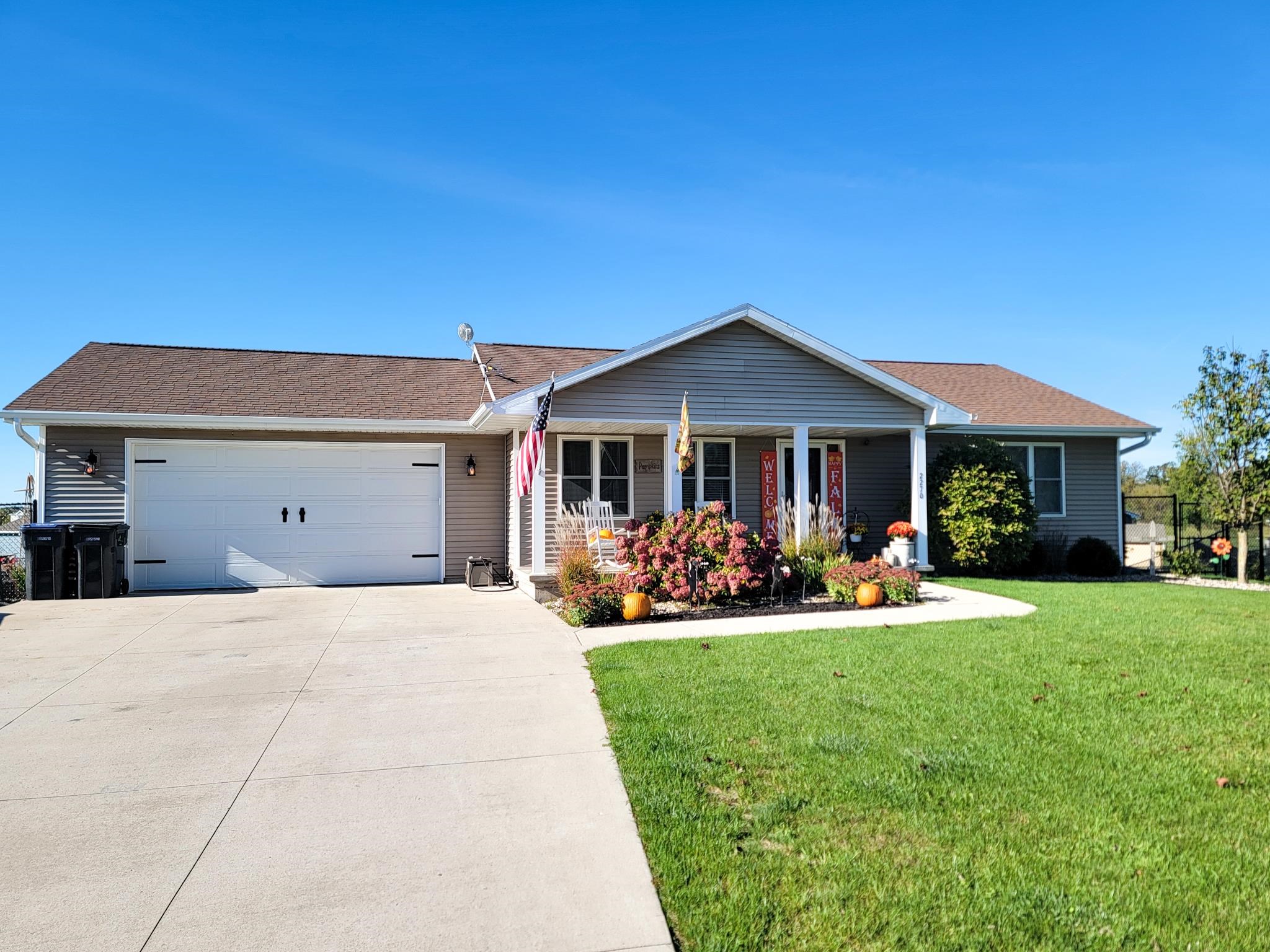 2270 LENSMIRE Lane property preview photograph