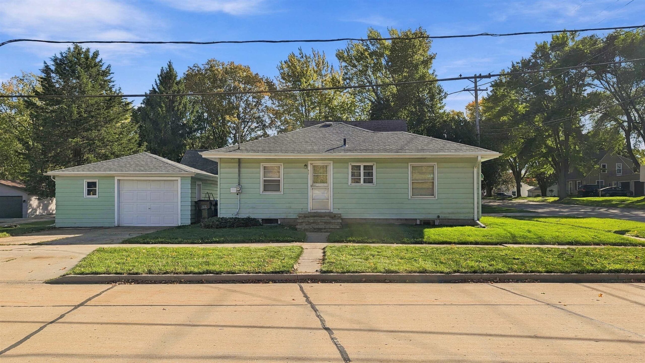 1500 MAIN Avenue property preview photograph