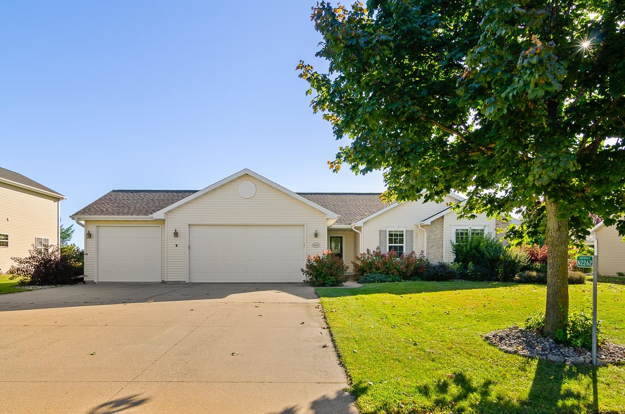 N2262 HOLY HILL Drive property preview photograph