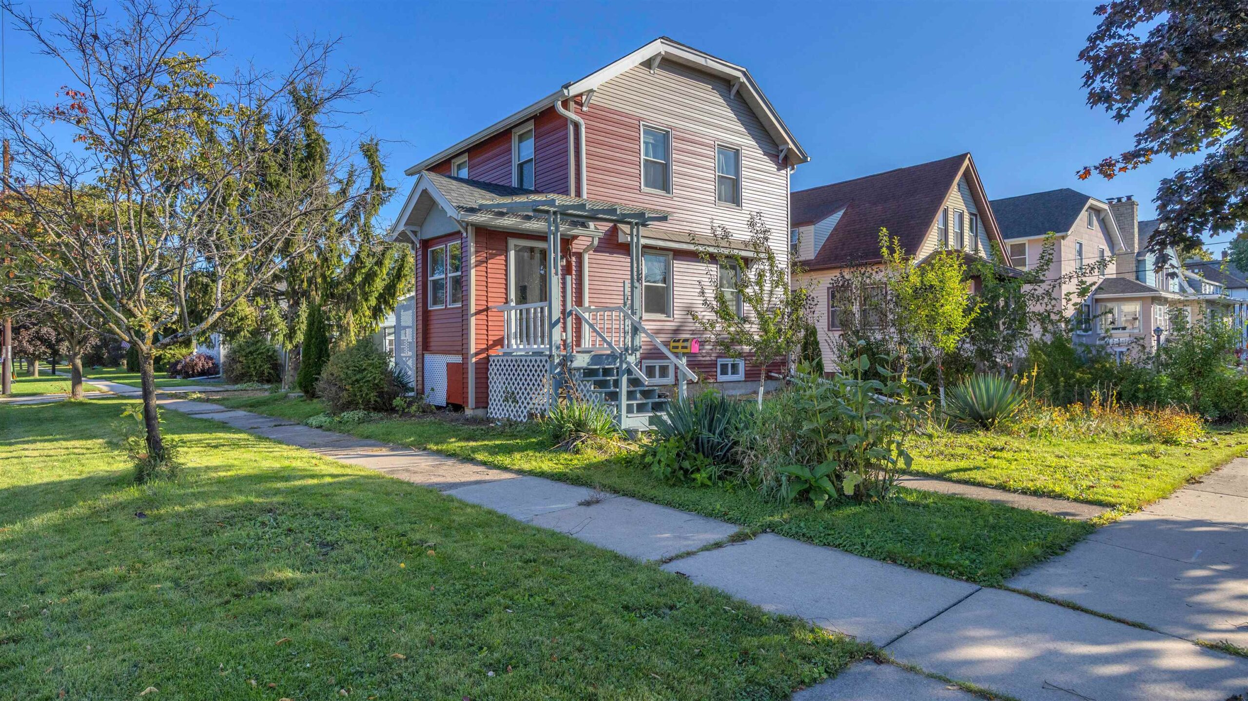 143 E COTTON Street property preview photograph