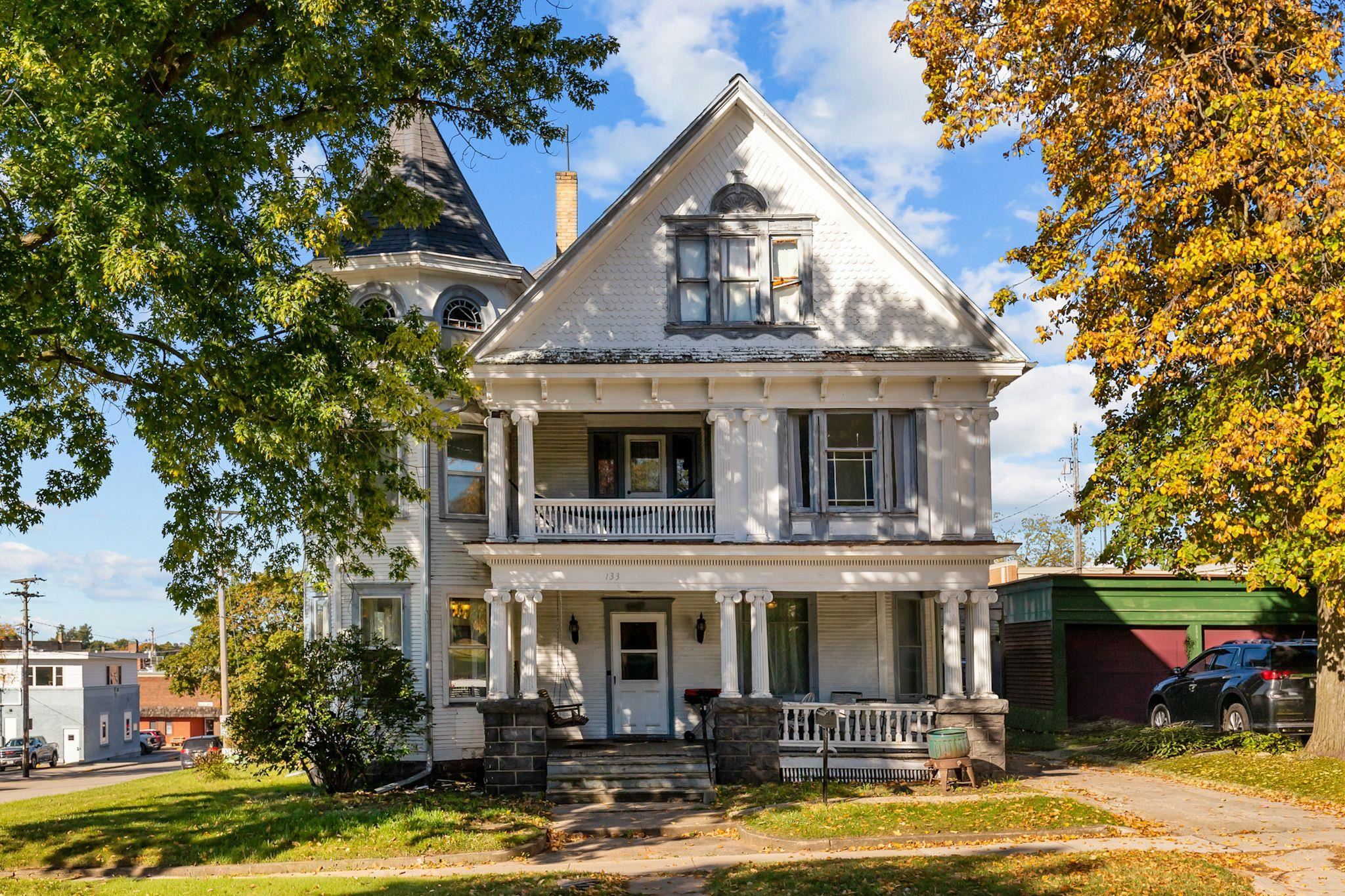 133 N WISCONSIN Street property preview photograph