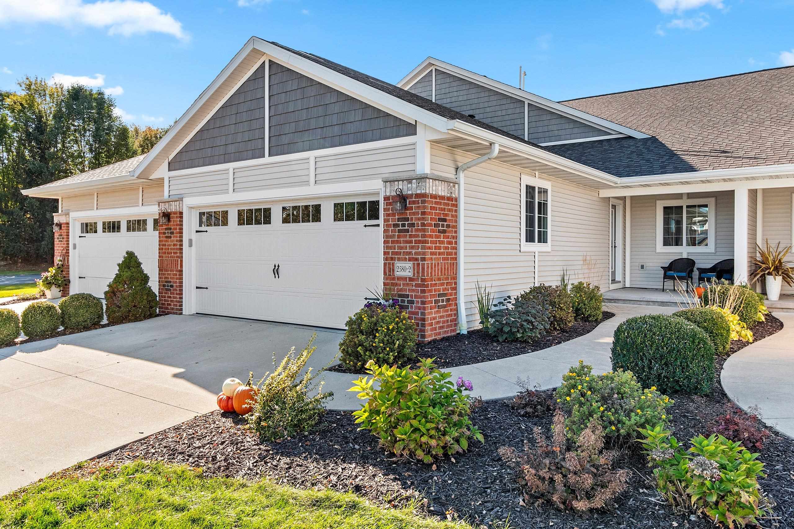 2580 BAY HARBOR Circle property preview photograph
