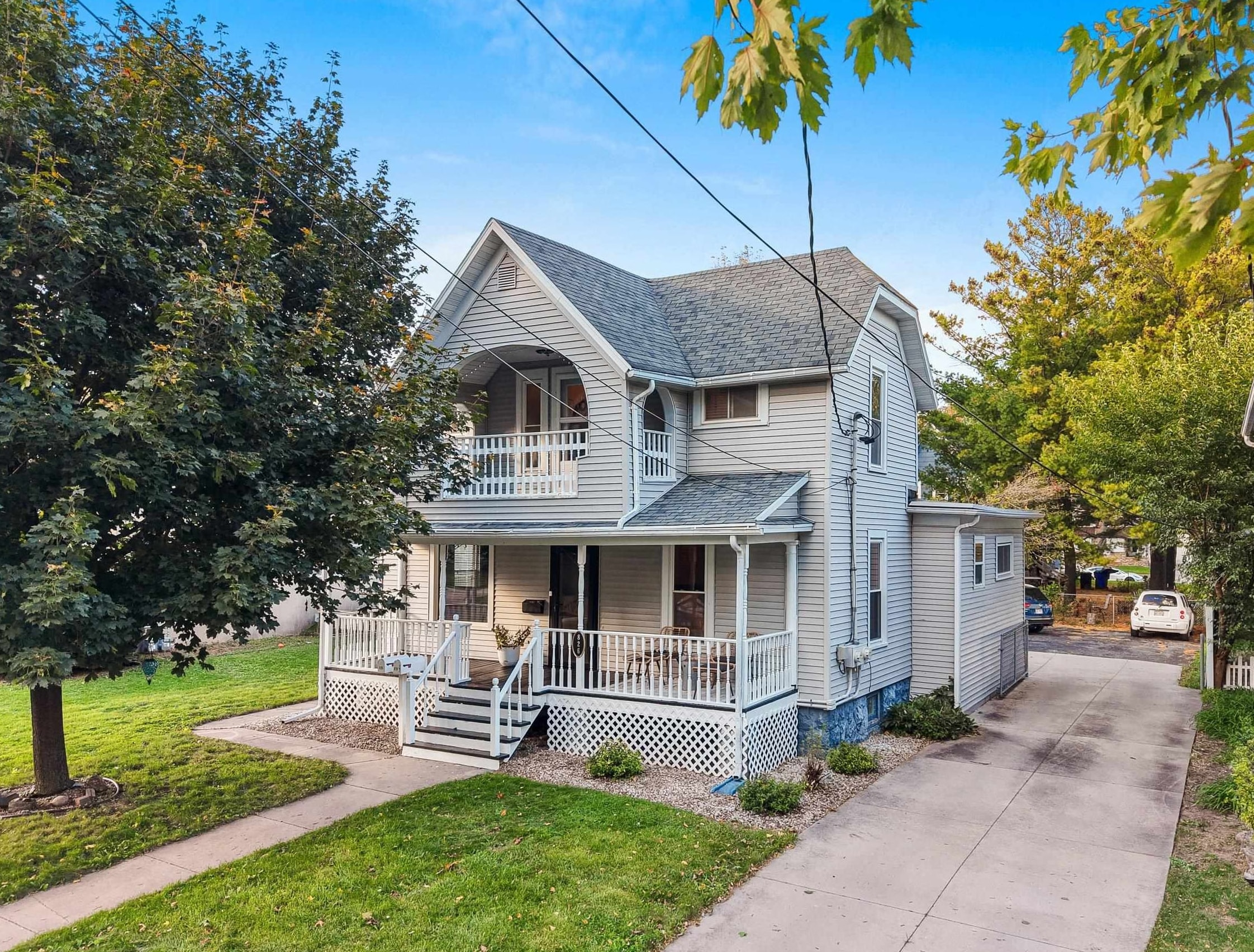 826 W 4TH Street property preview photograph