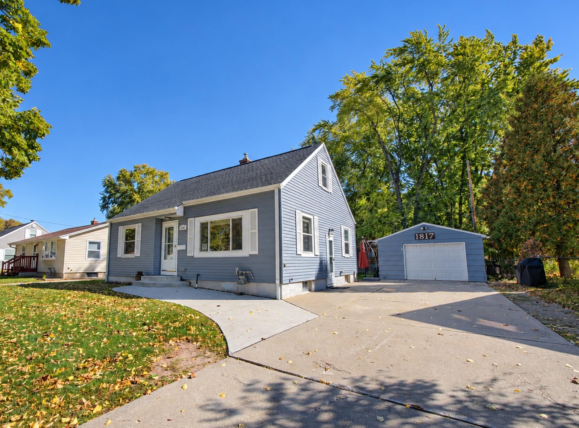 1817 GROSS Avenue property preview photograph