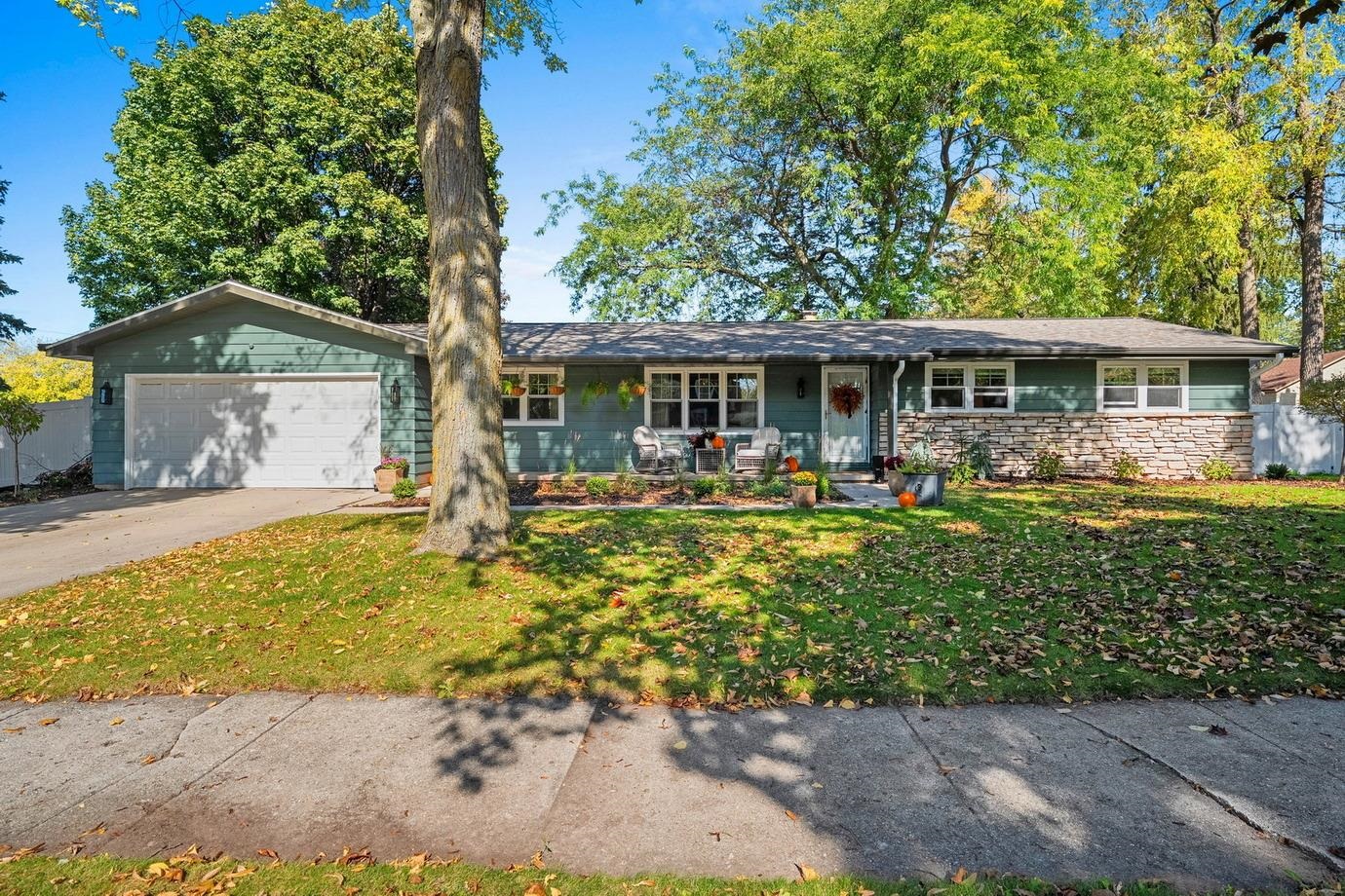 344 MIRAMAR Drive property preview photograph