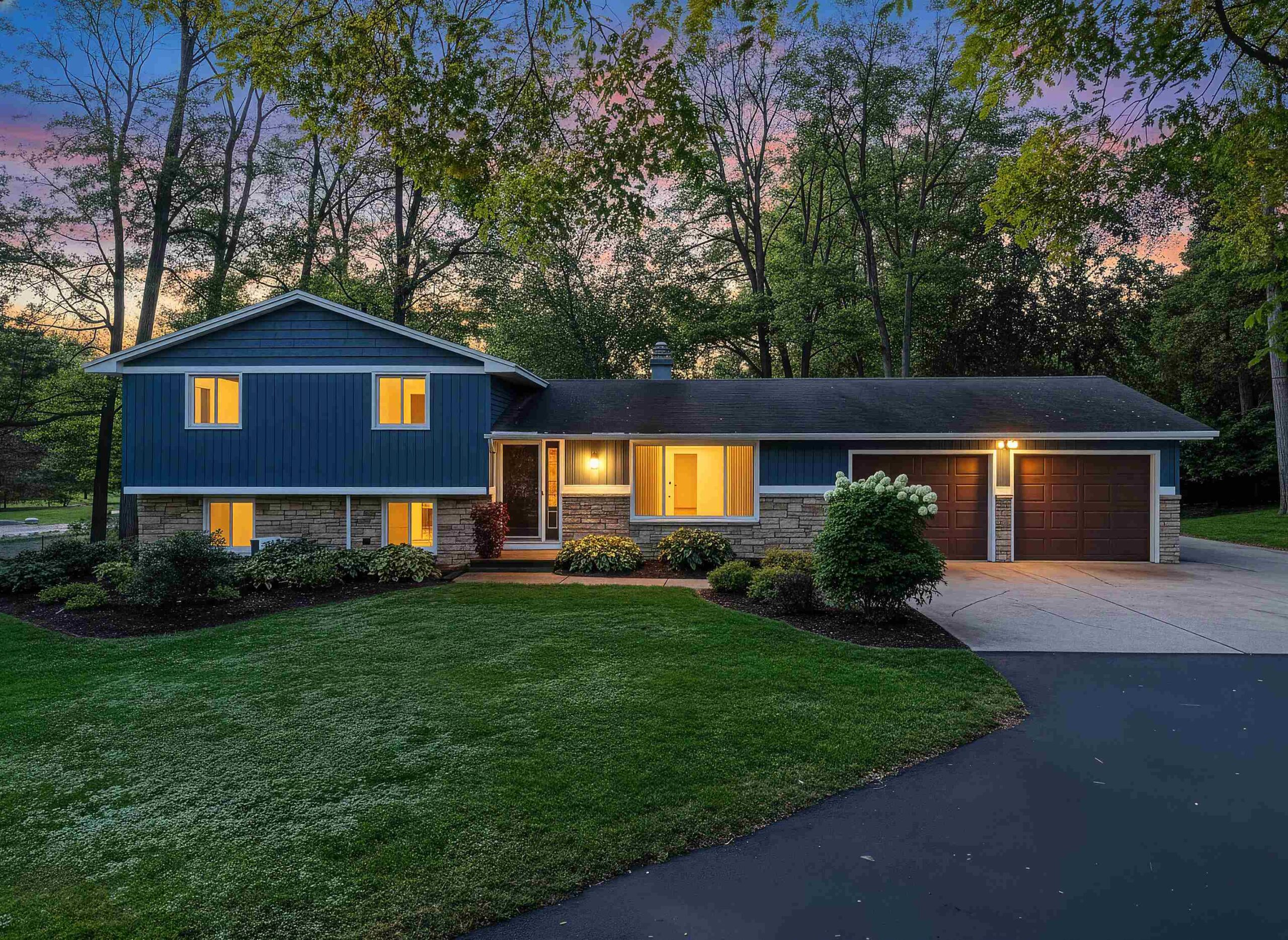 2347 SCHOOL Lane property preview photograph