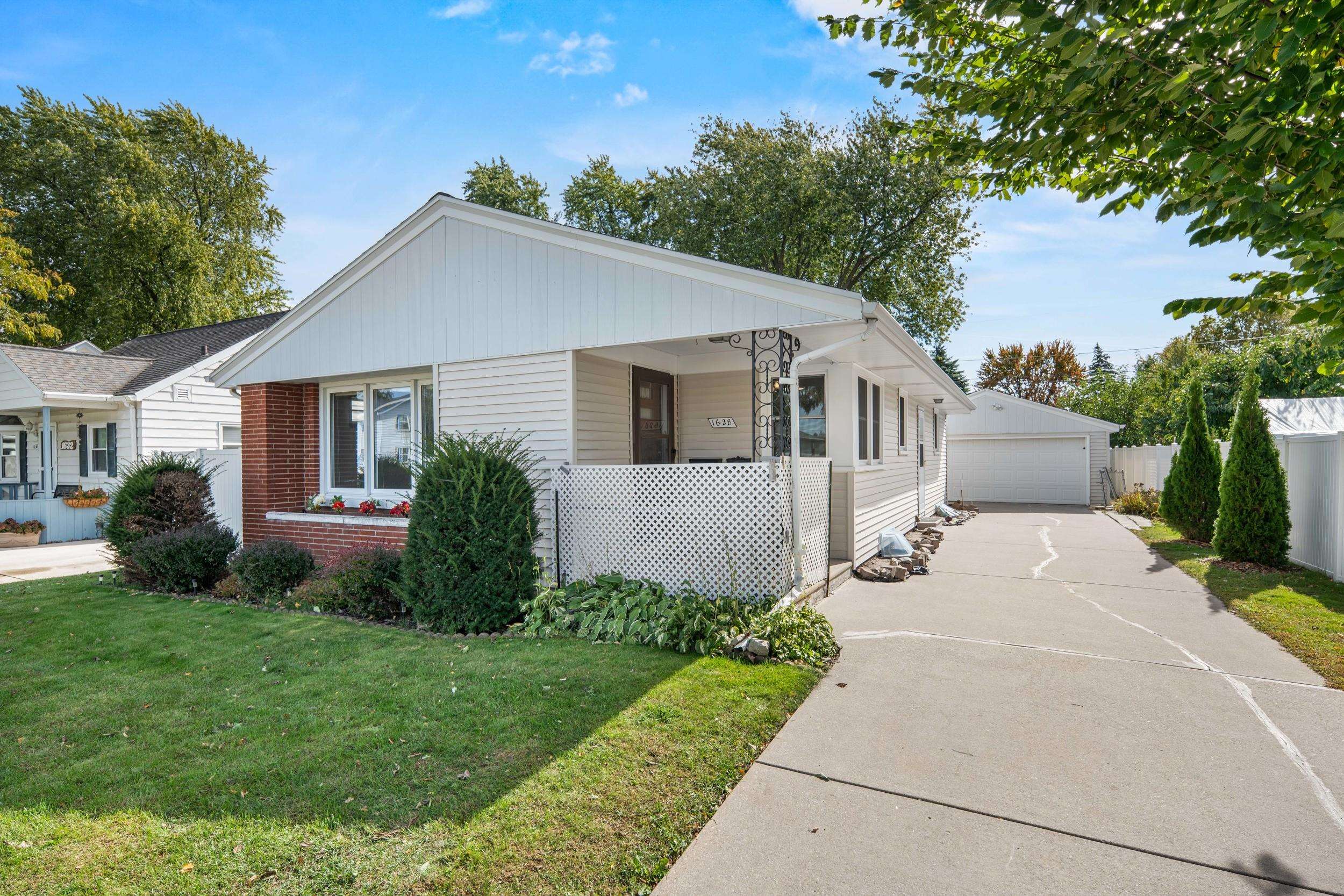 1628 HAROLD Street property preview photograph