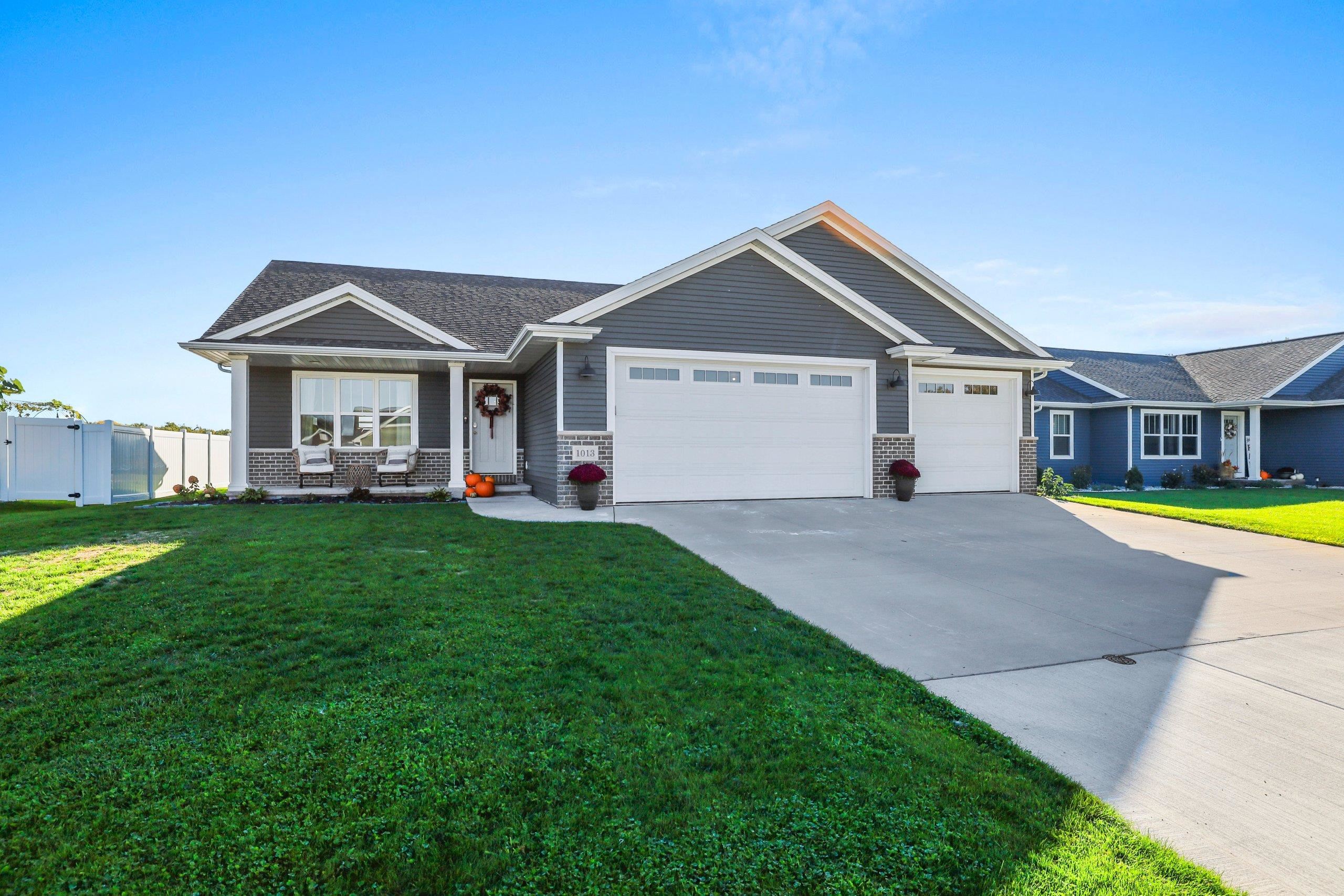 1013 GRASSY MEADOW Lane property preview photograph