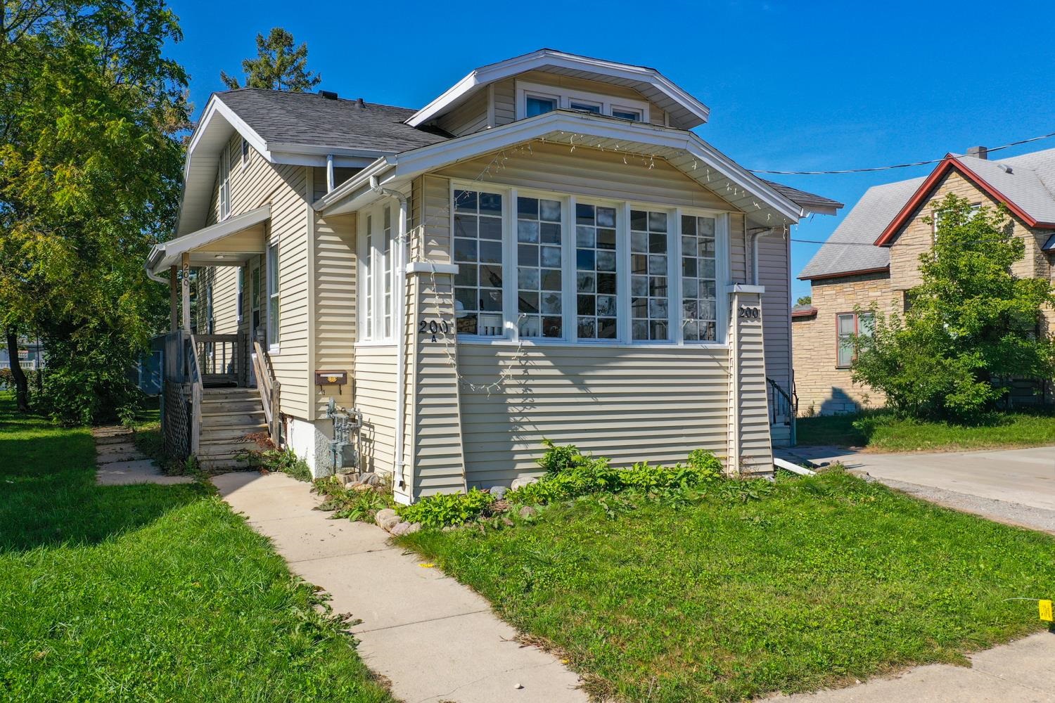 200 OAK Street property preview photograph