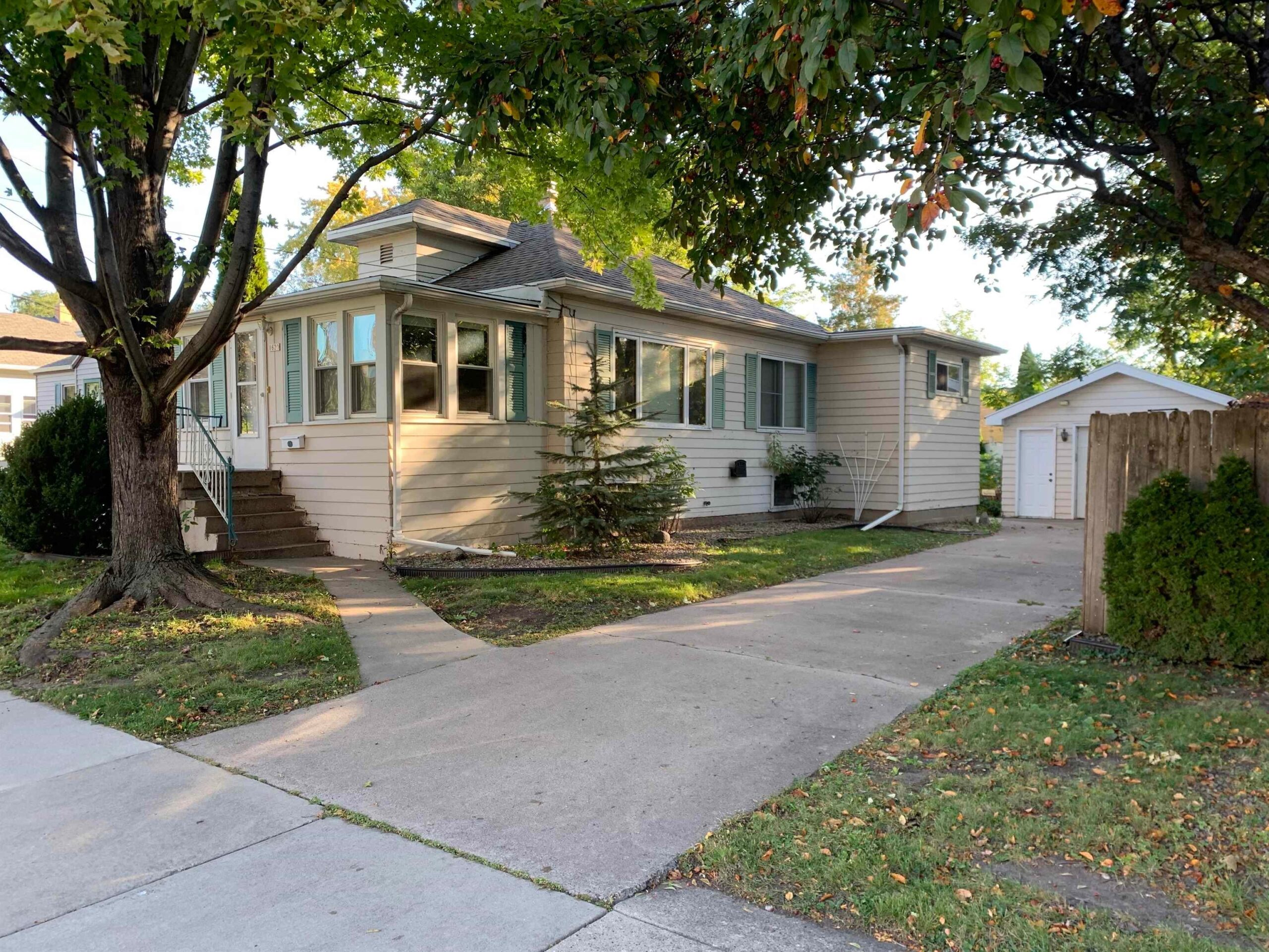 1620 MT VERNON Street property preview photograph
