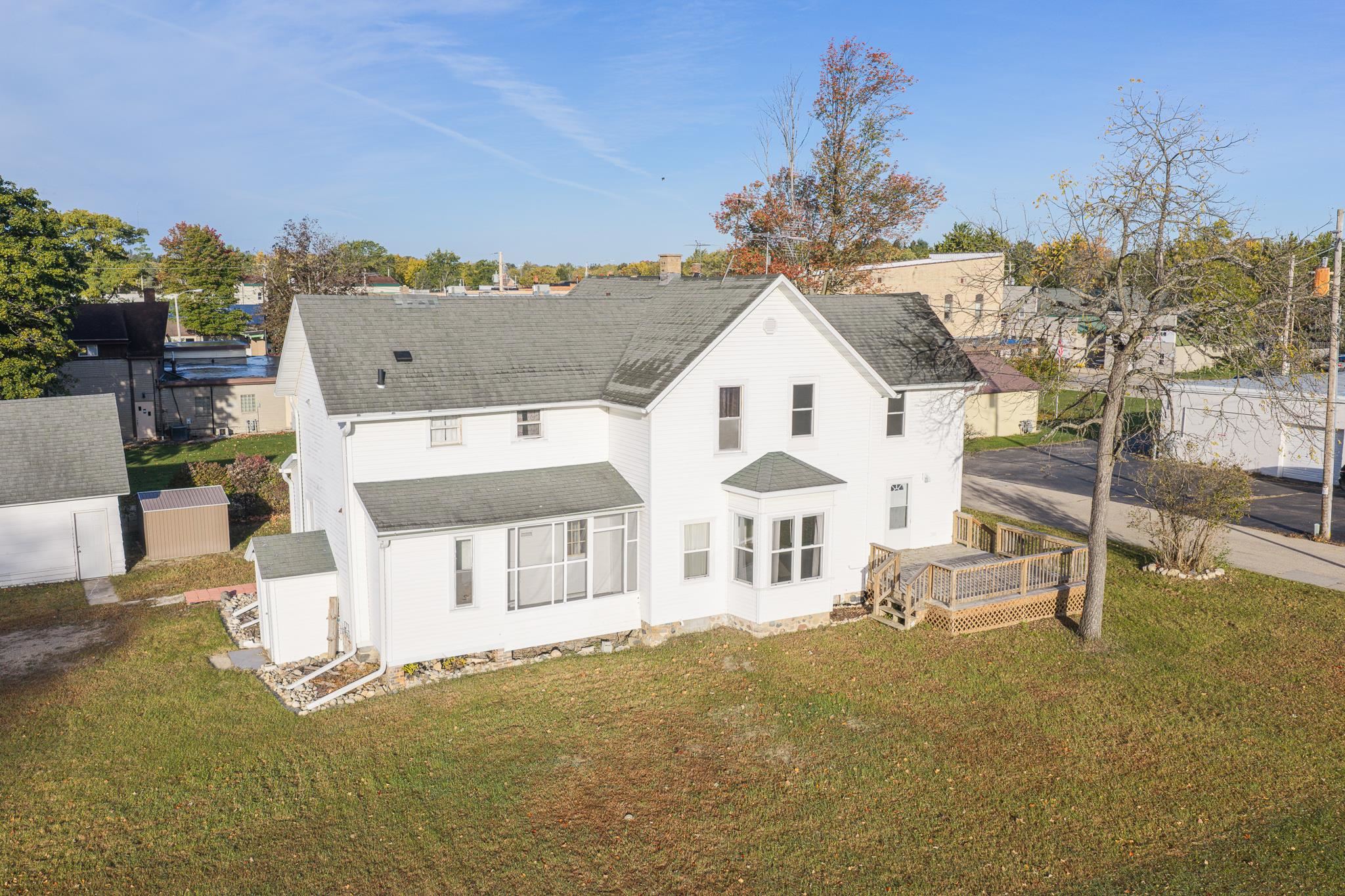818 E GRONINGER Street property preview photograph
