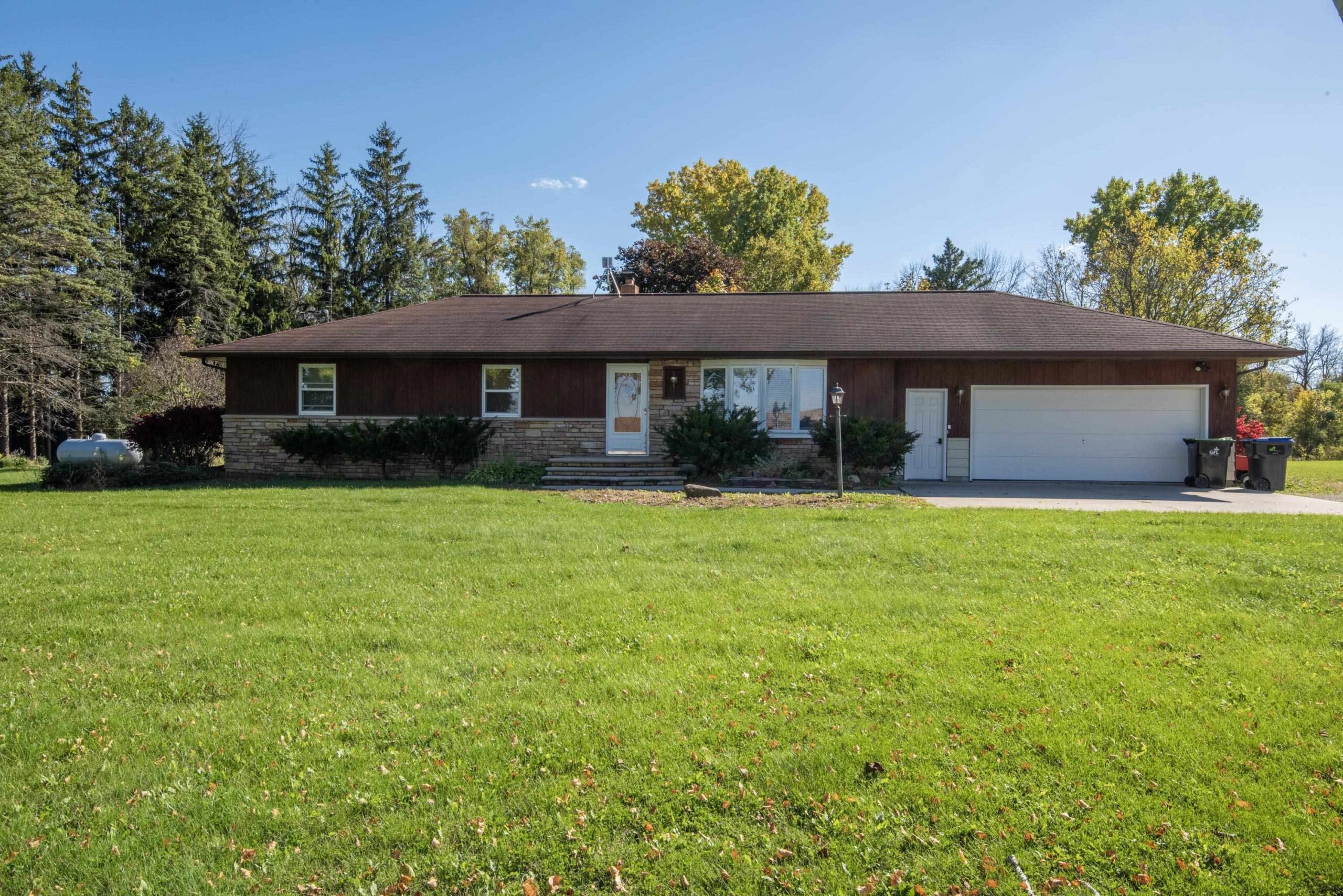 5224 FRONTIER Road property preview photograph