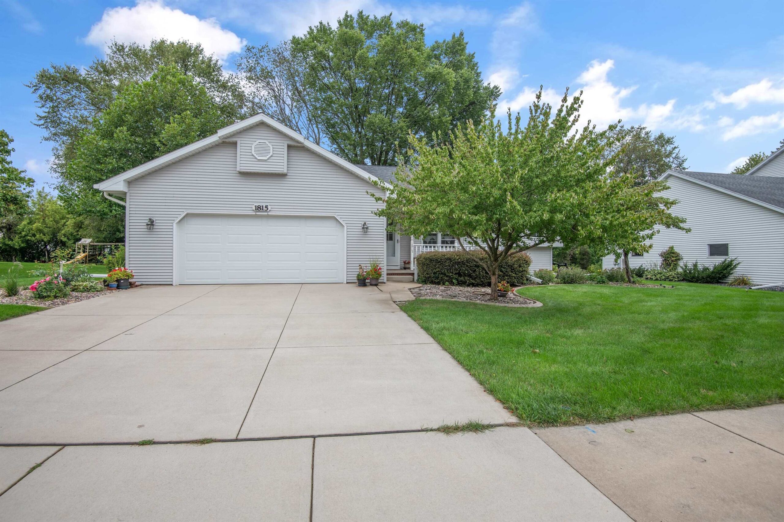1815 SHELLEY Lane property preview photograph