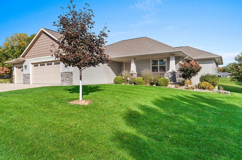 2940 WOODALE Avenue property preview photograph