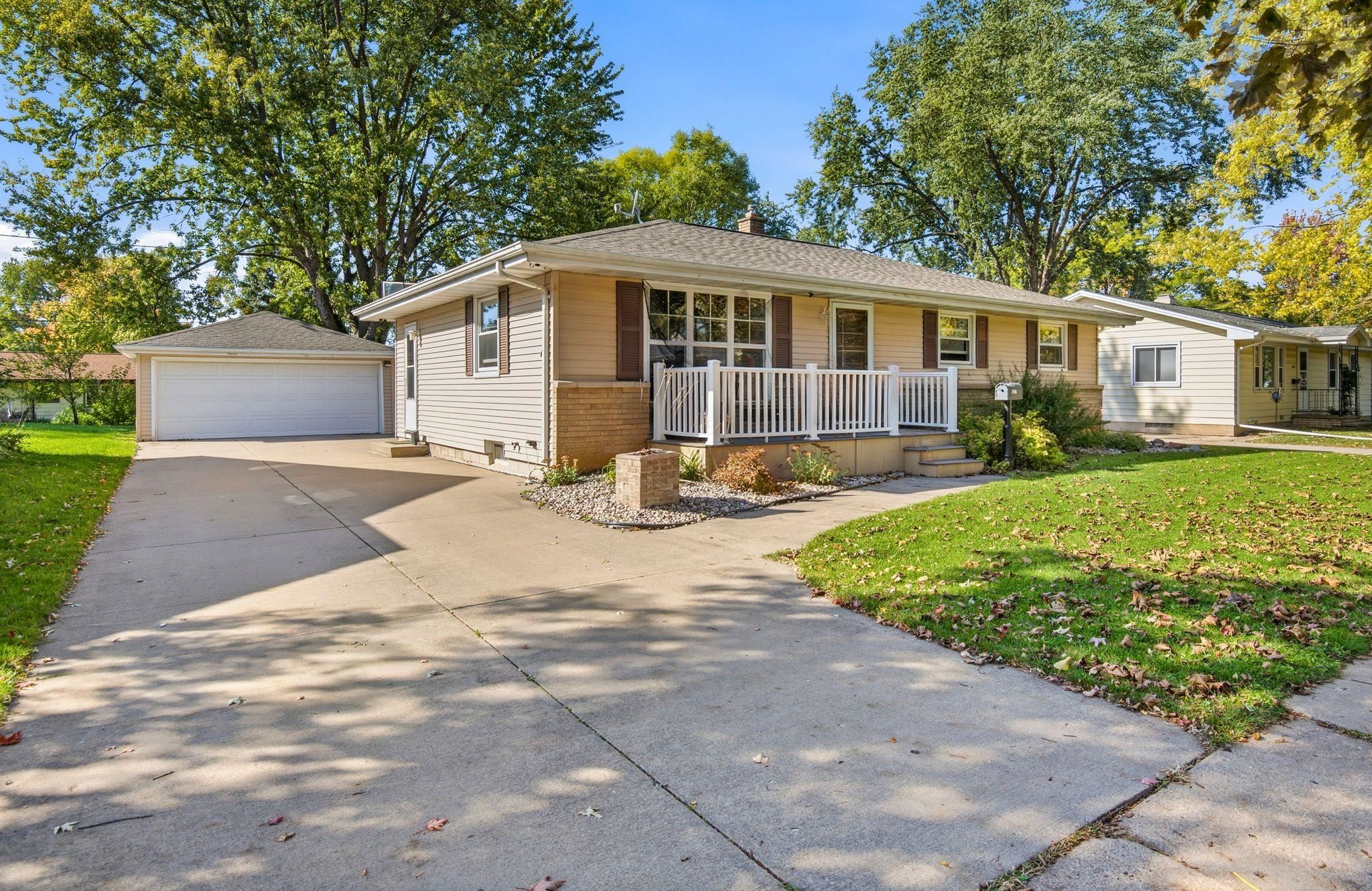 2219 N ELINOR Street property preview photograph