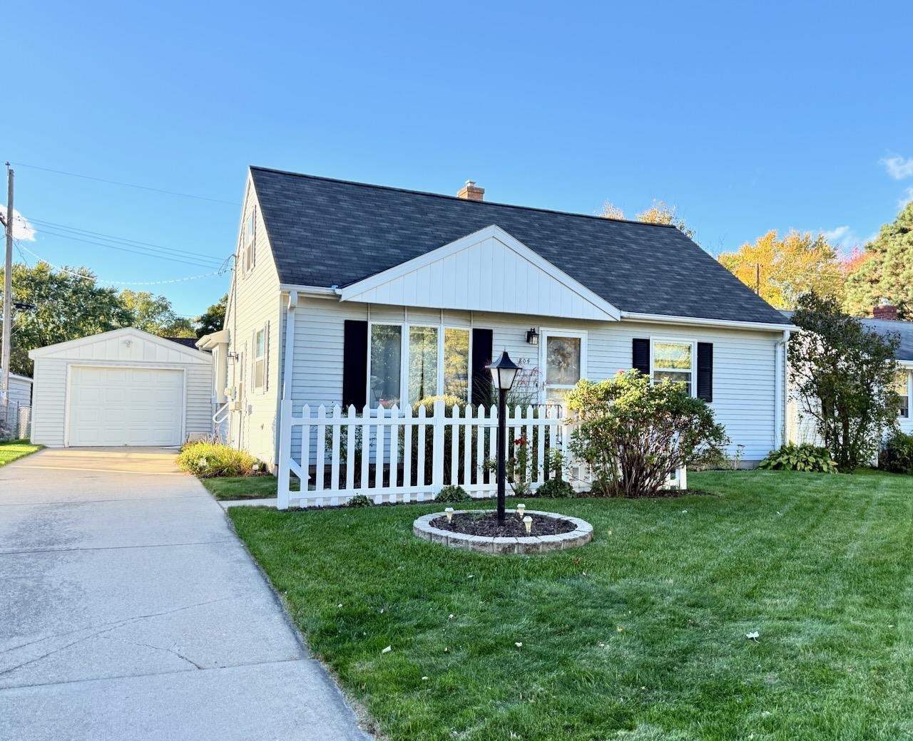 804 MITCHELL Street property preview photograph