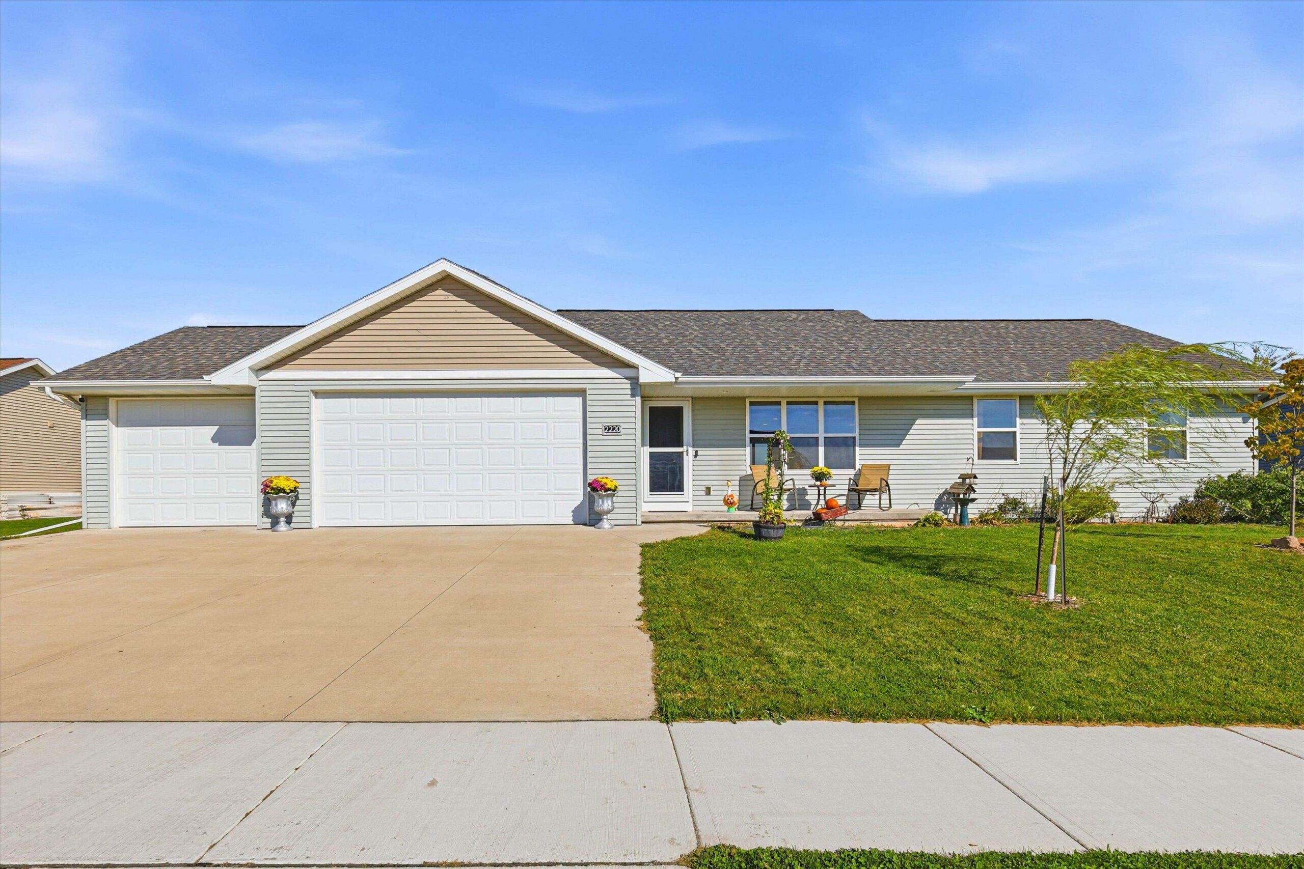 2220 ANTELOPE Trail property preview photograph