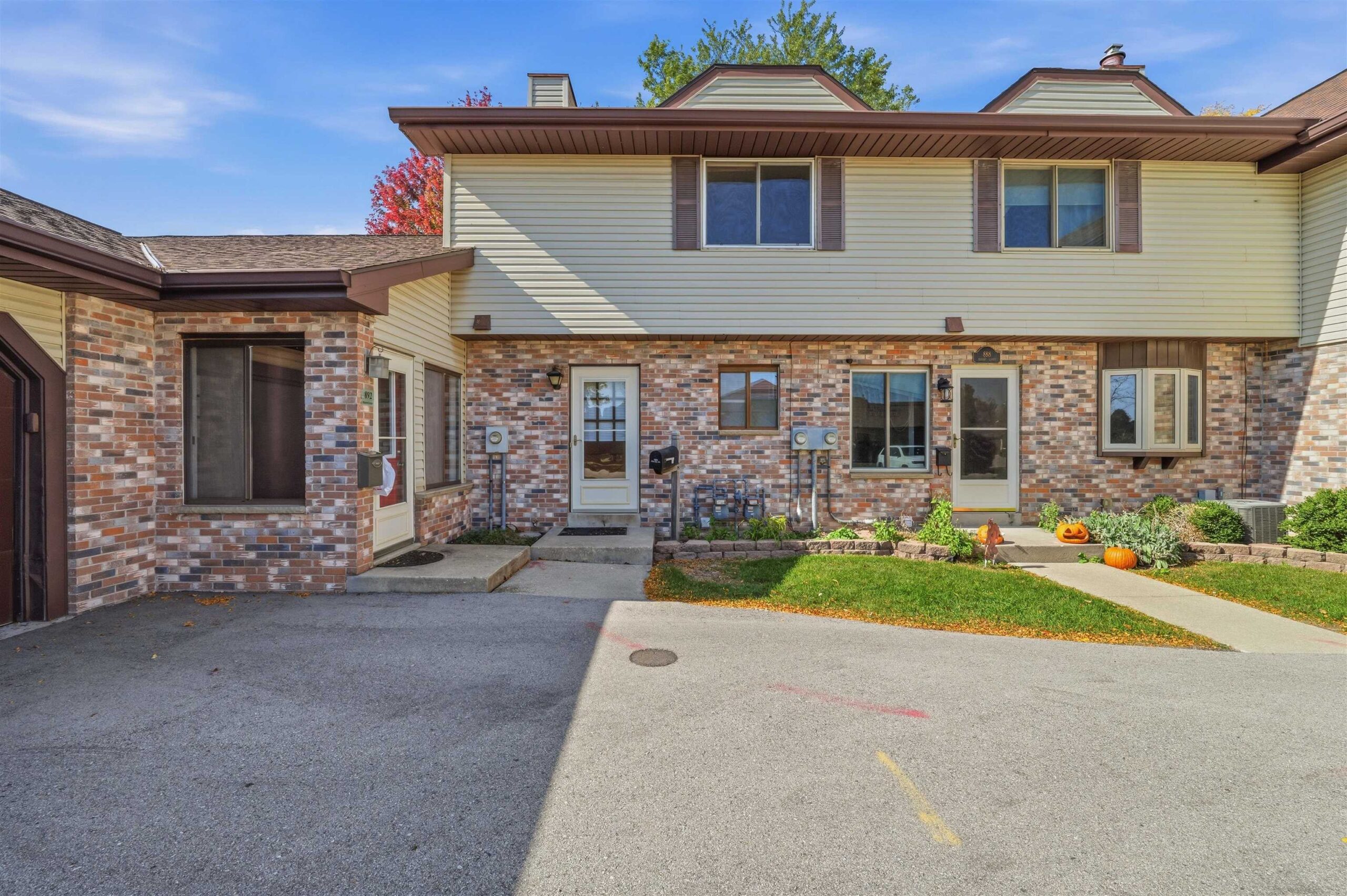 890 BISHOP Court property preview photograph