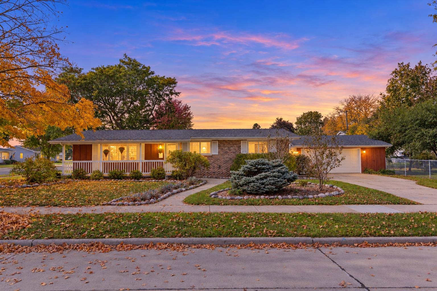 1135 WINDSOR Street property preview photograph