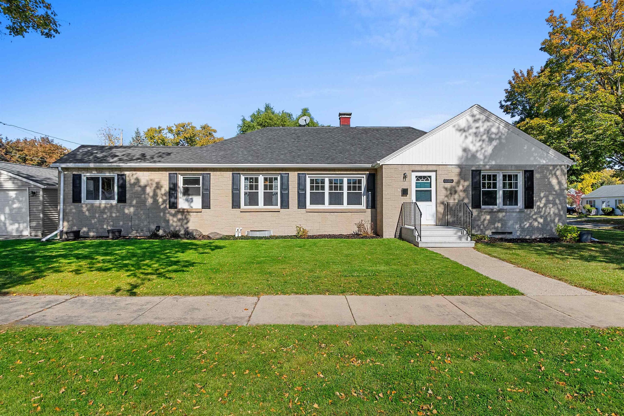 1132 MINAHAN Street property preview photograph