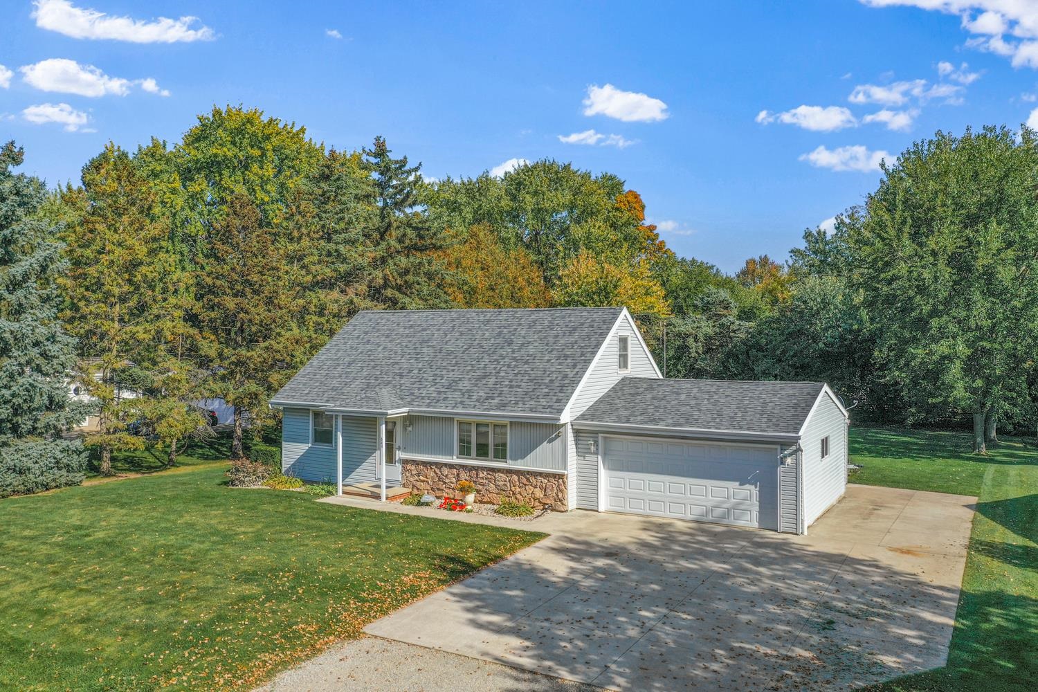 649 WANDA Avenue property preview photograph
