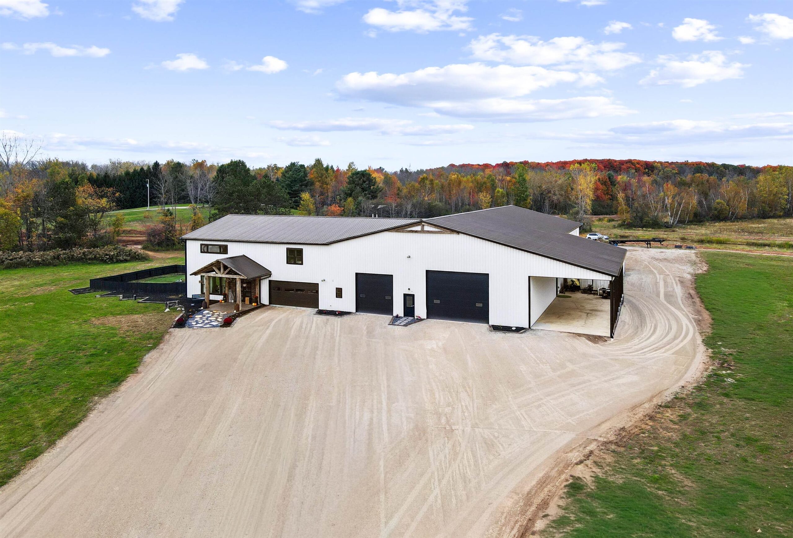 5304 SAMPSON Road property preview photograph