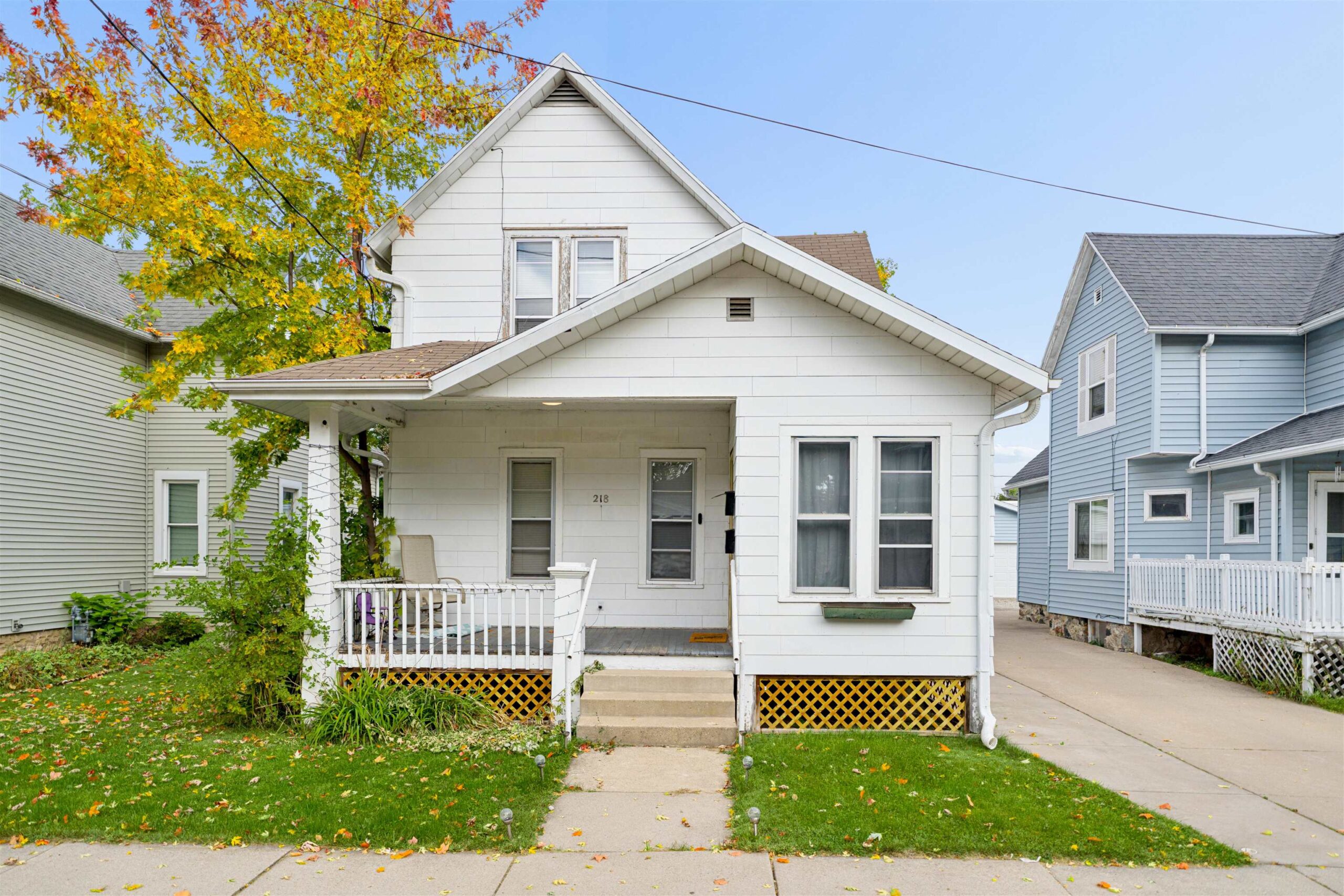 218 E SPRING Street property preview photograph