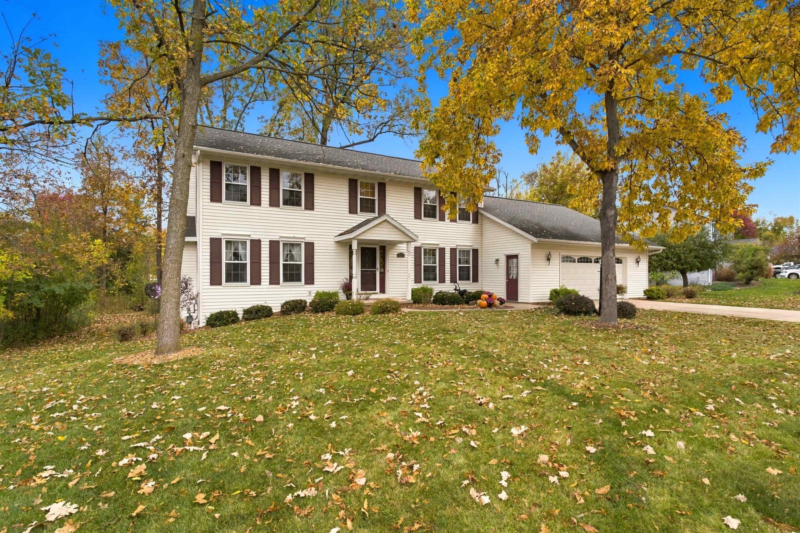 1730 SURREY Trail property preview photograph