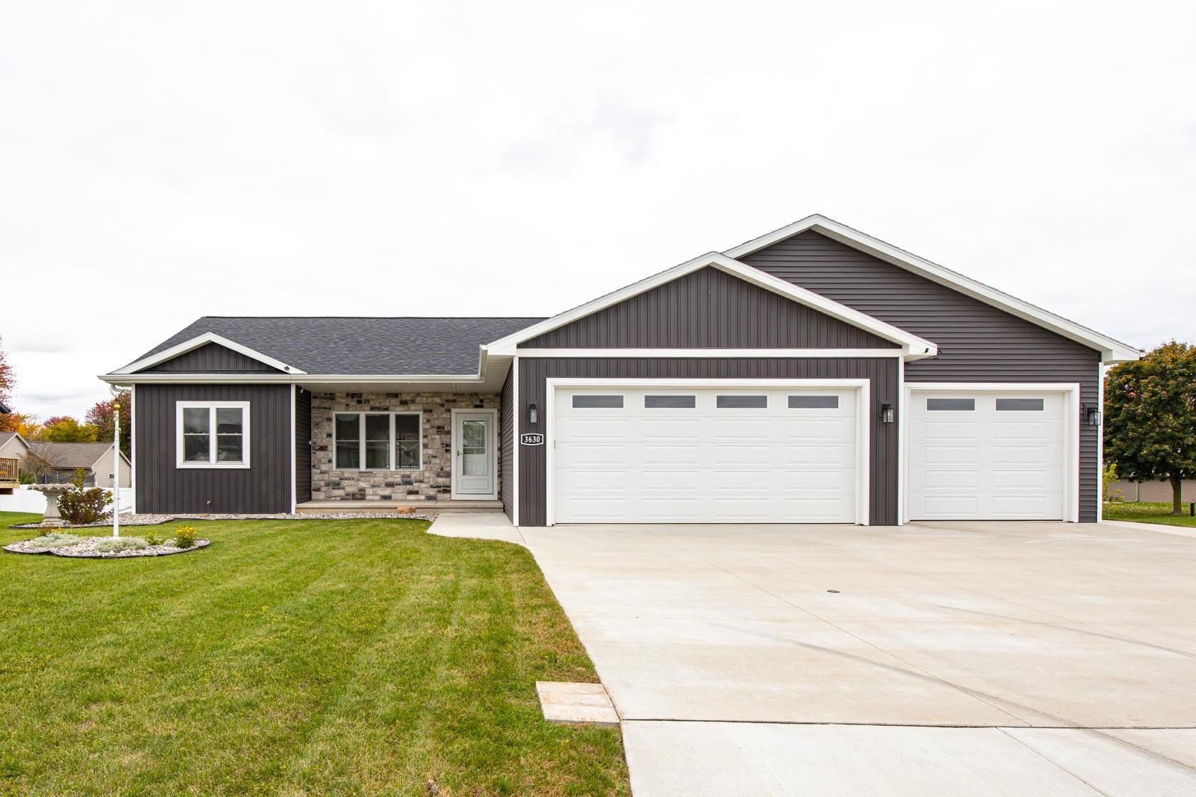 N3630 GAVIN Drive property preview photograph