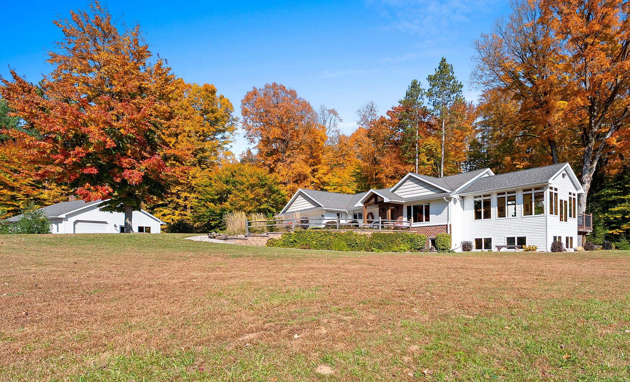 7722 COUNTY ROAD R property preview photograph