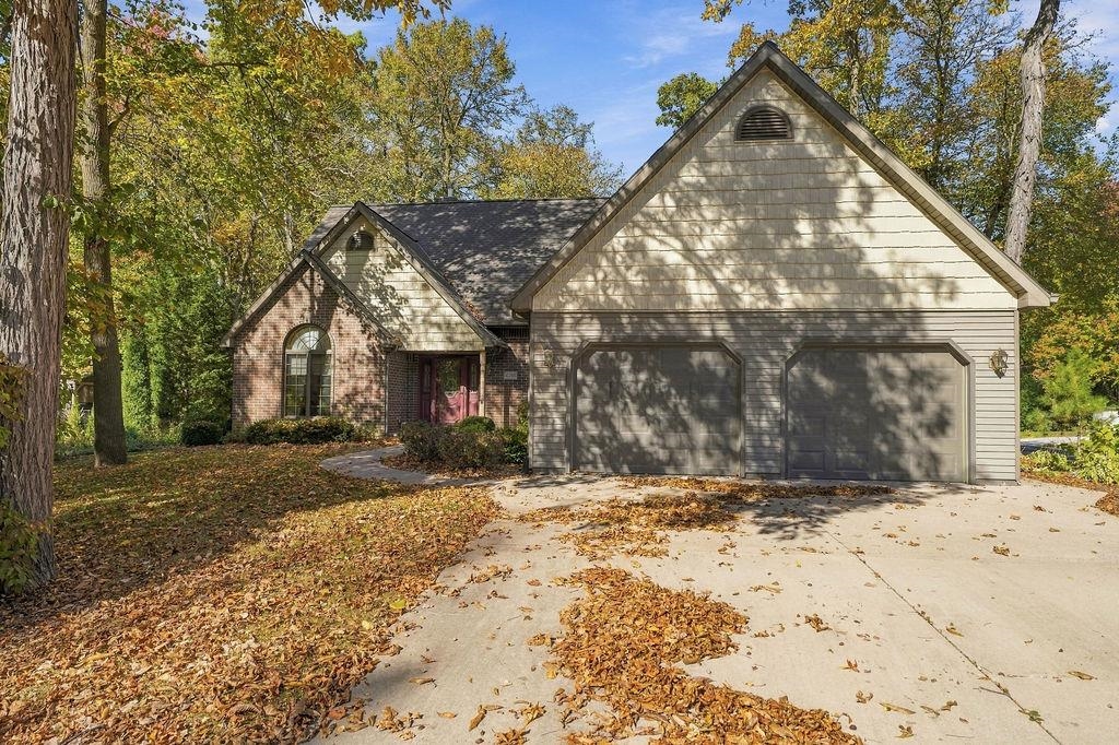 2398 BURNWOOD Drive property preview photograph