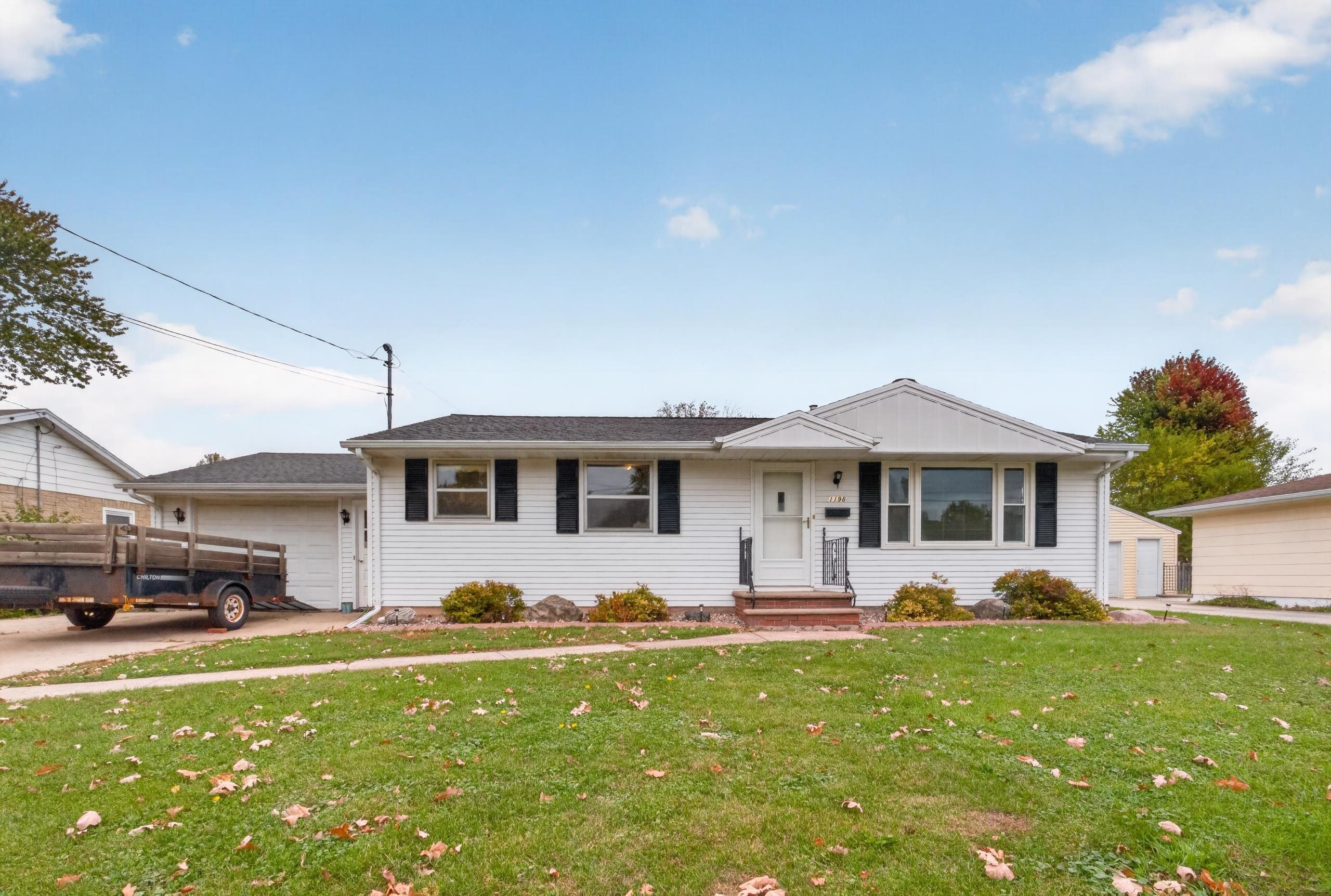 1198 LANGLADE Avenue property preview photograph