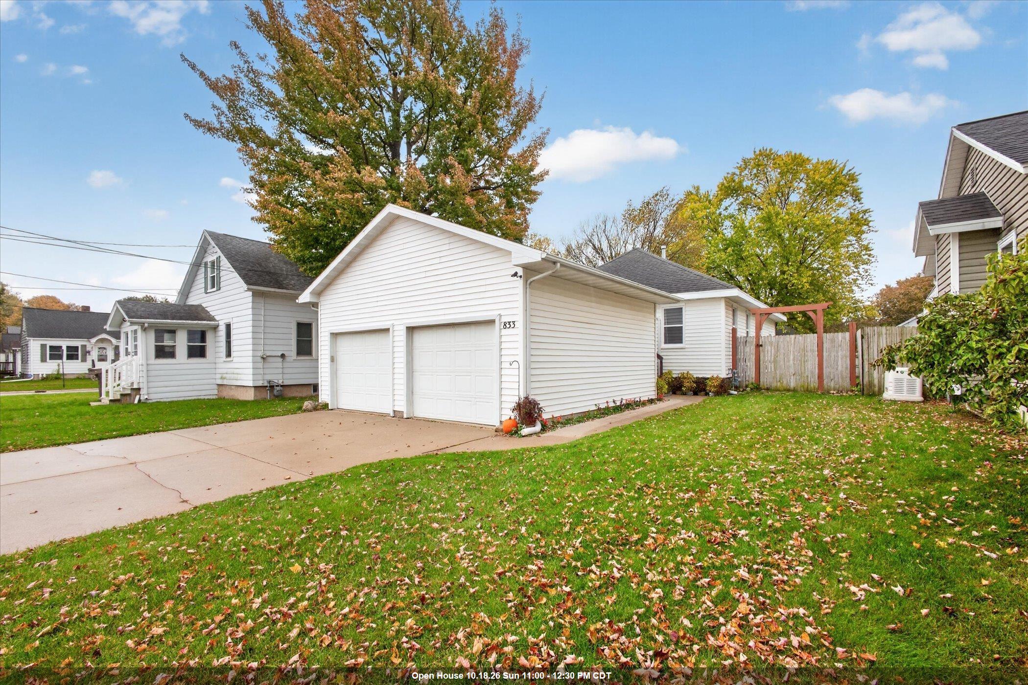 833 PHOEBE Street property preview photograph