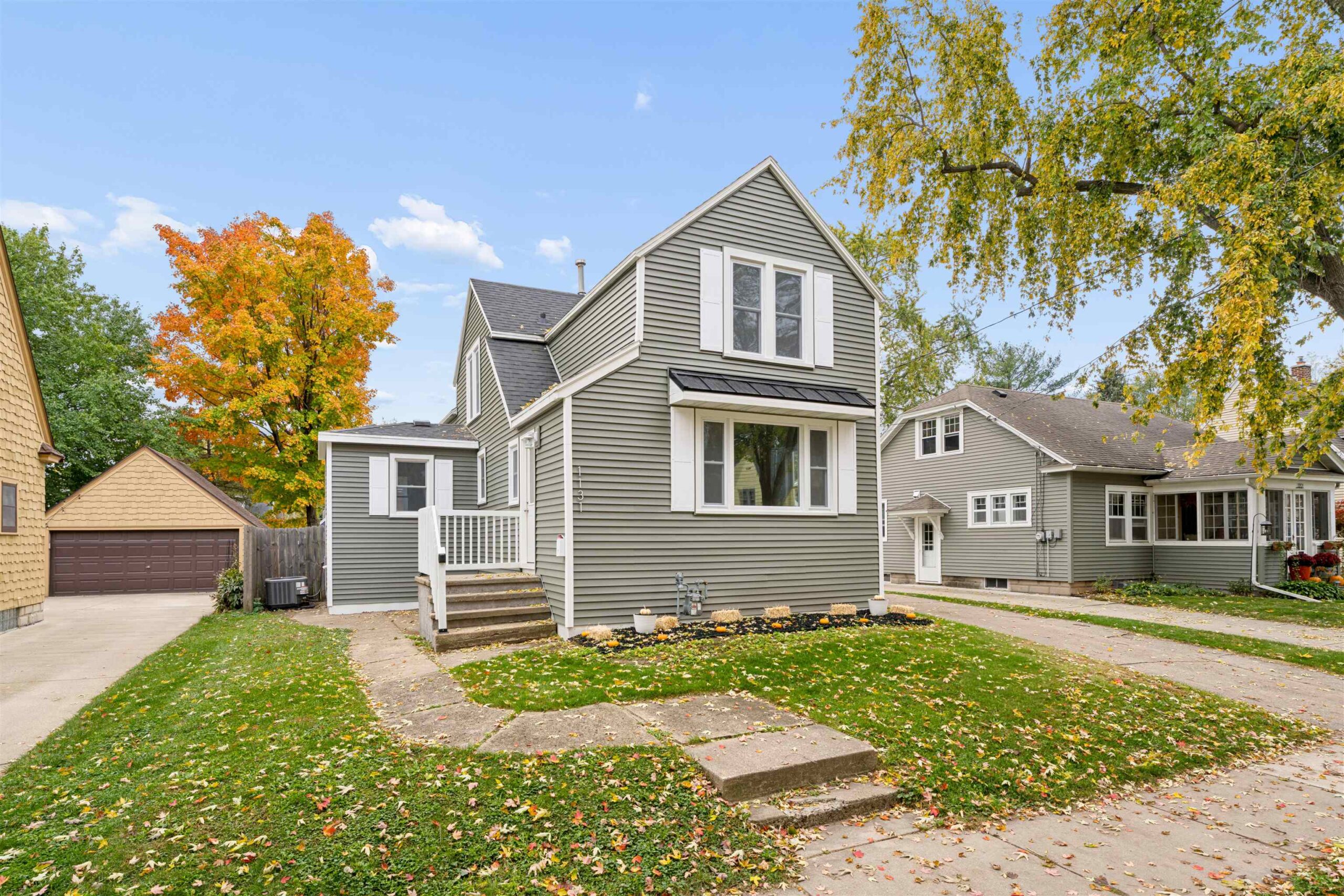 1131 W WINNEBAGO Street property preview photograph