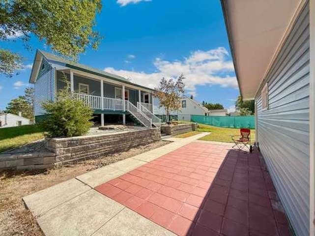 2517 18TH Street property preview photograph