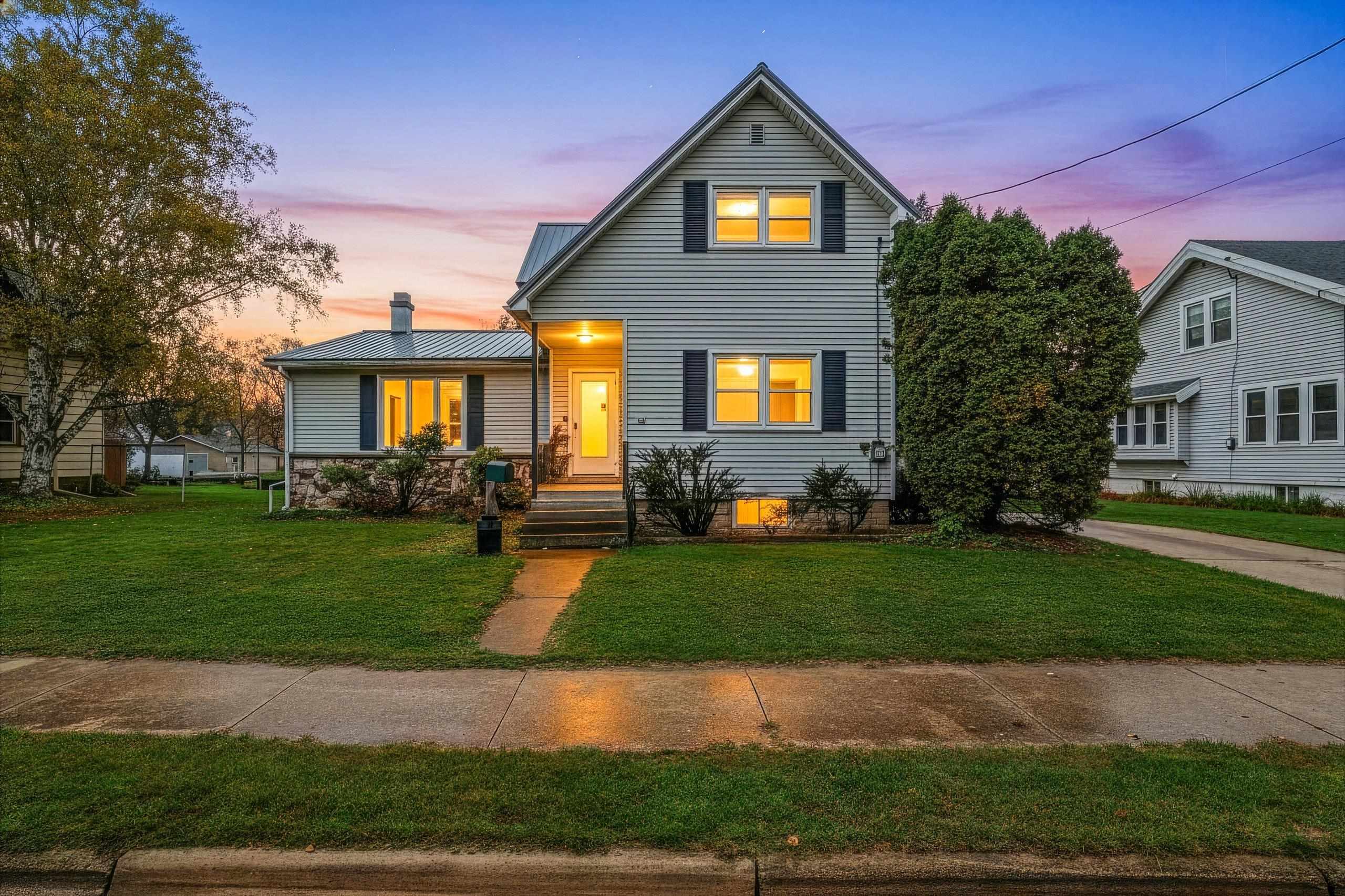 137 DEWEY Street property preview photograph