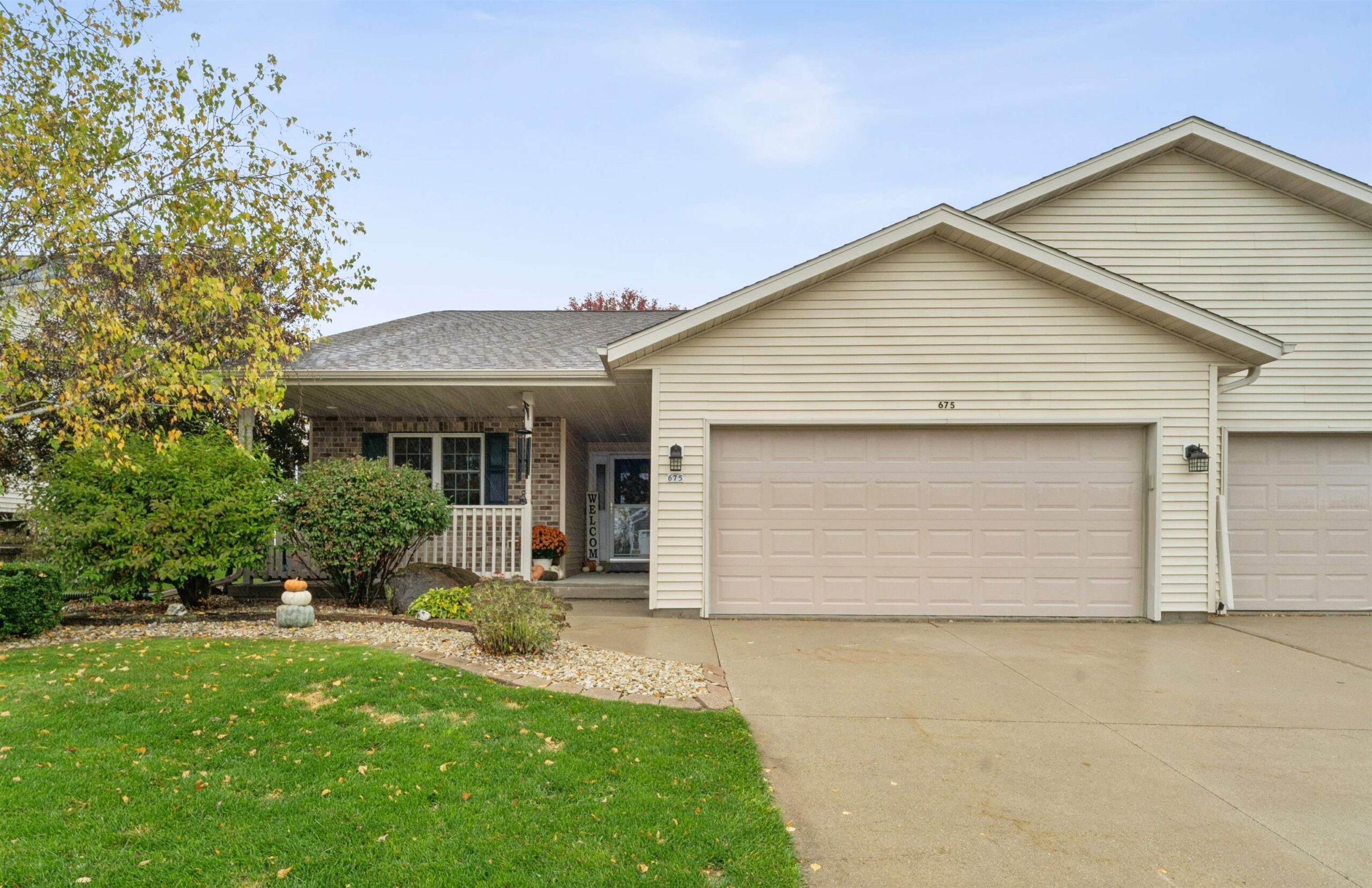 675 VALLEY VIEW Drive property preview photograph