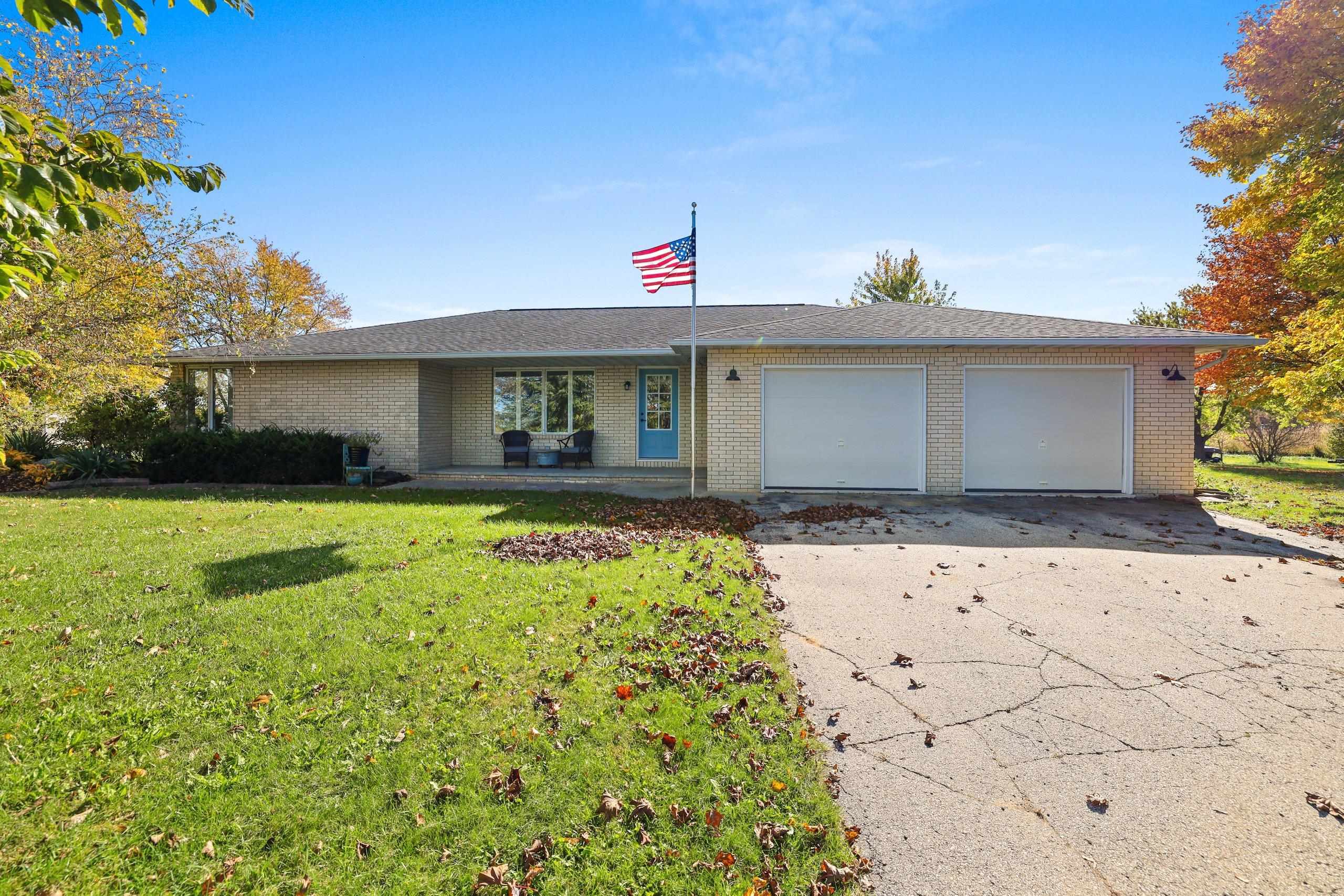4471 HILLSIDE Drive property preview photograph