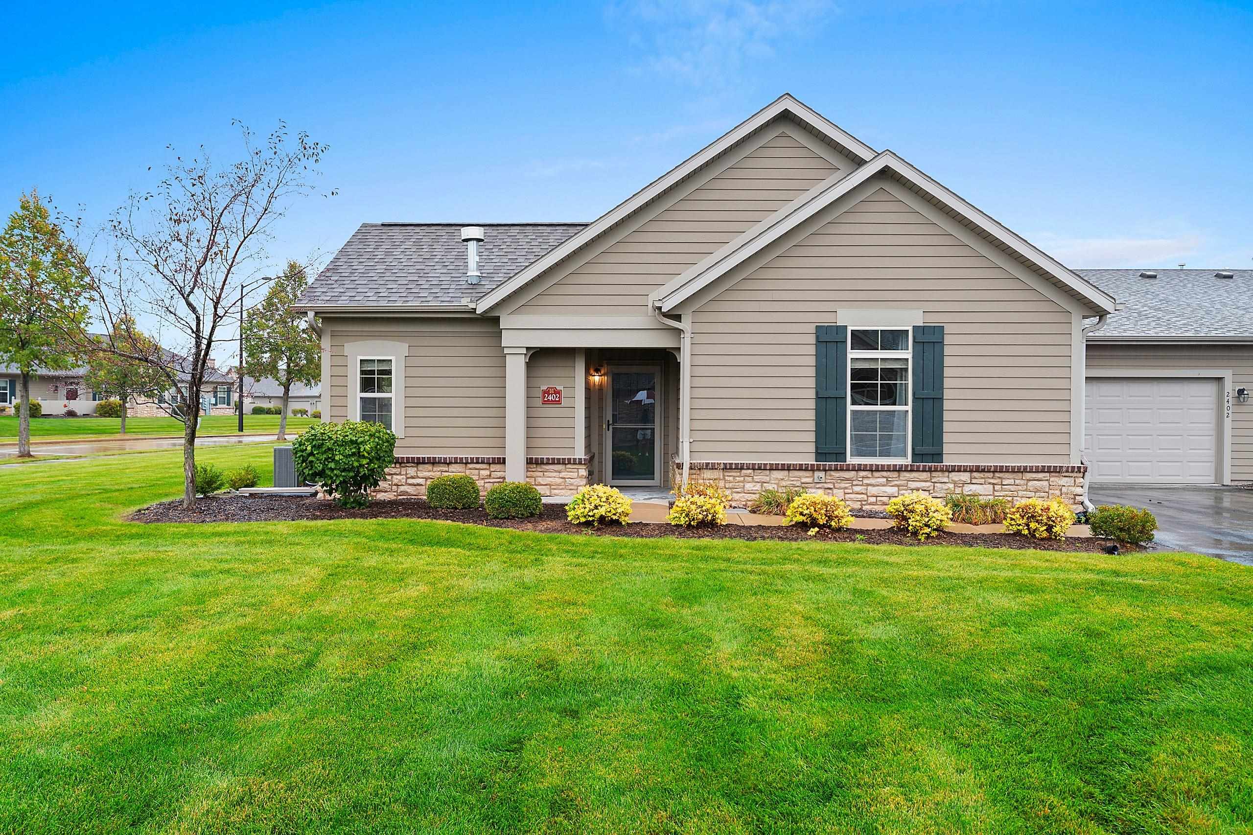 2402 E SIENNA Way property preview photograph