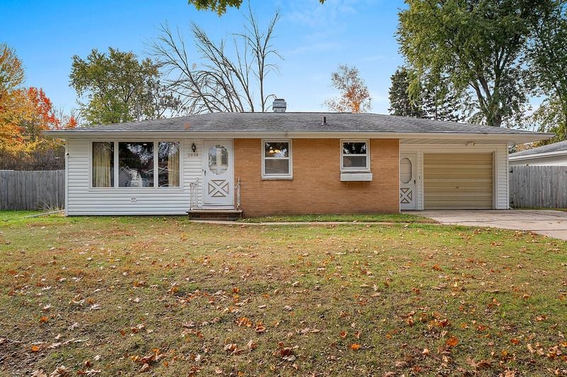3038 GREENVIEW Drive property preview photograph