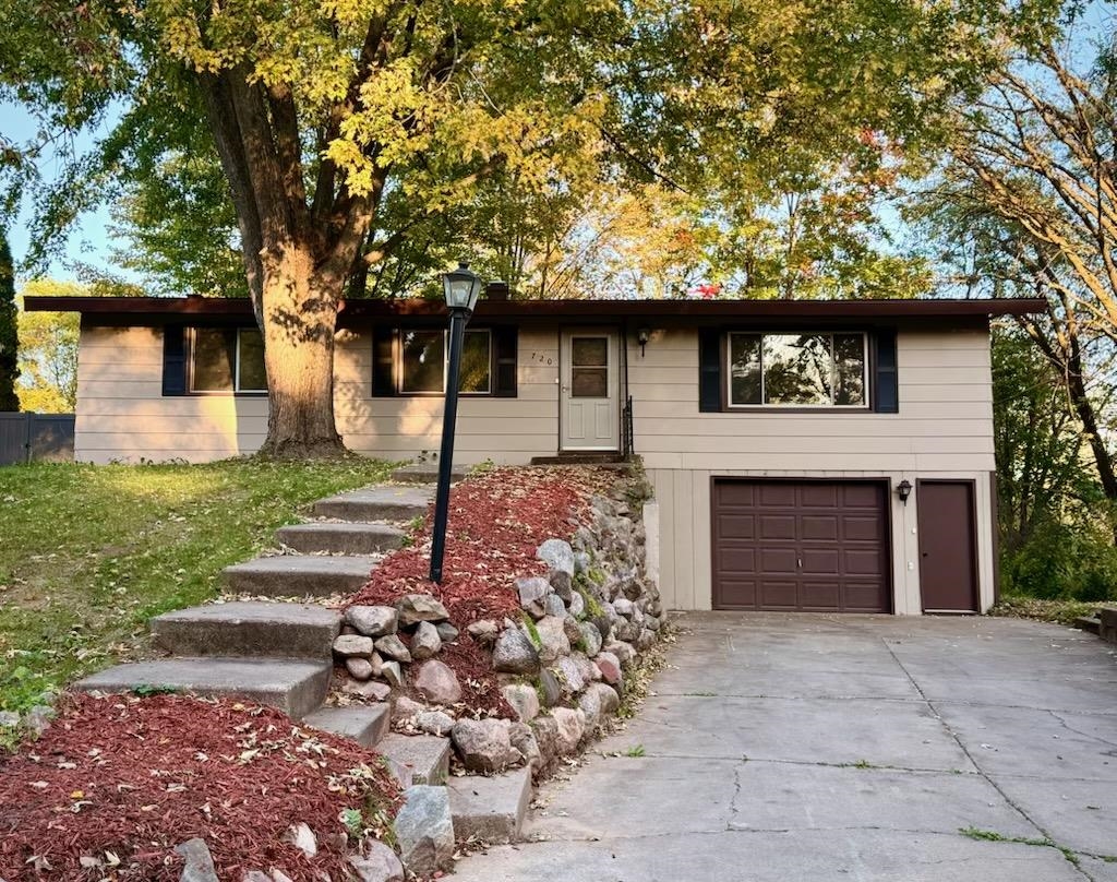 720 WESLEY Street property preview photograph