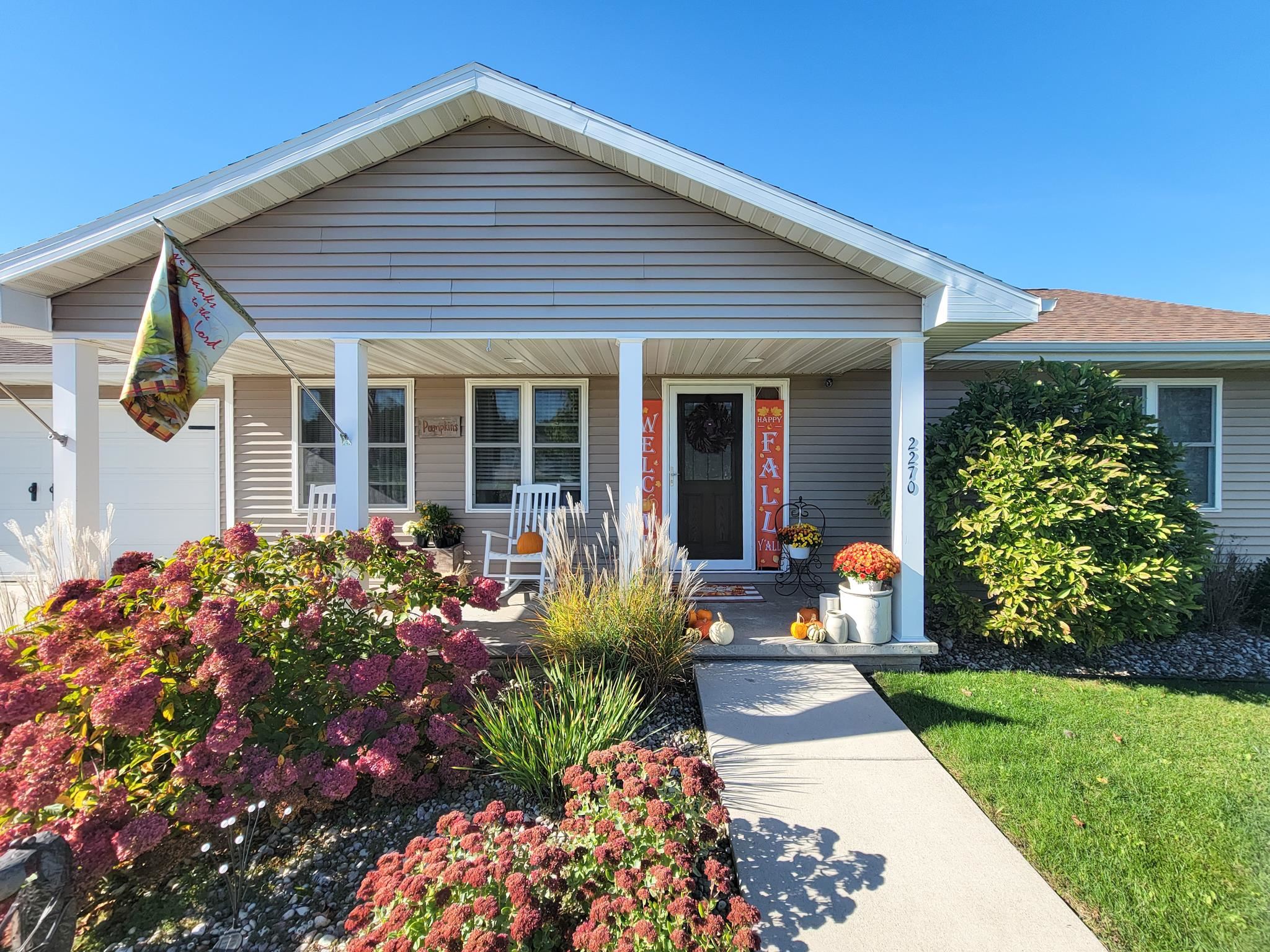 2270 LENSMIRE Lane property preview photograph