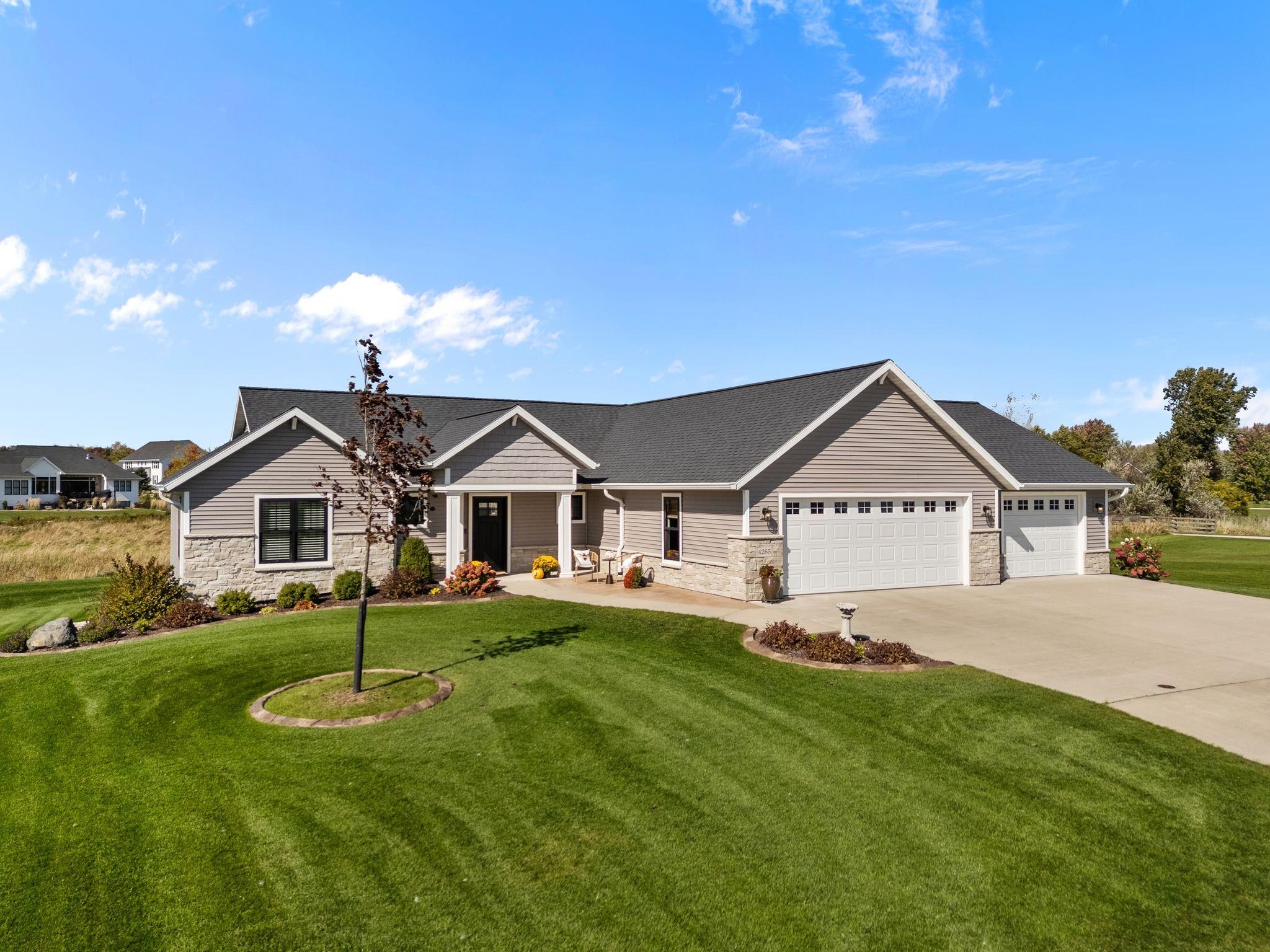4265 N DEER VALLEY Court property preview photograph