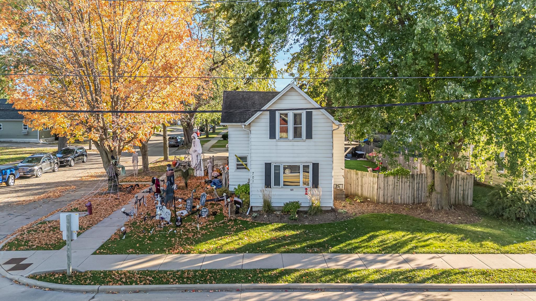 701 DRAPER Street property preview photograph